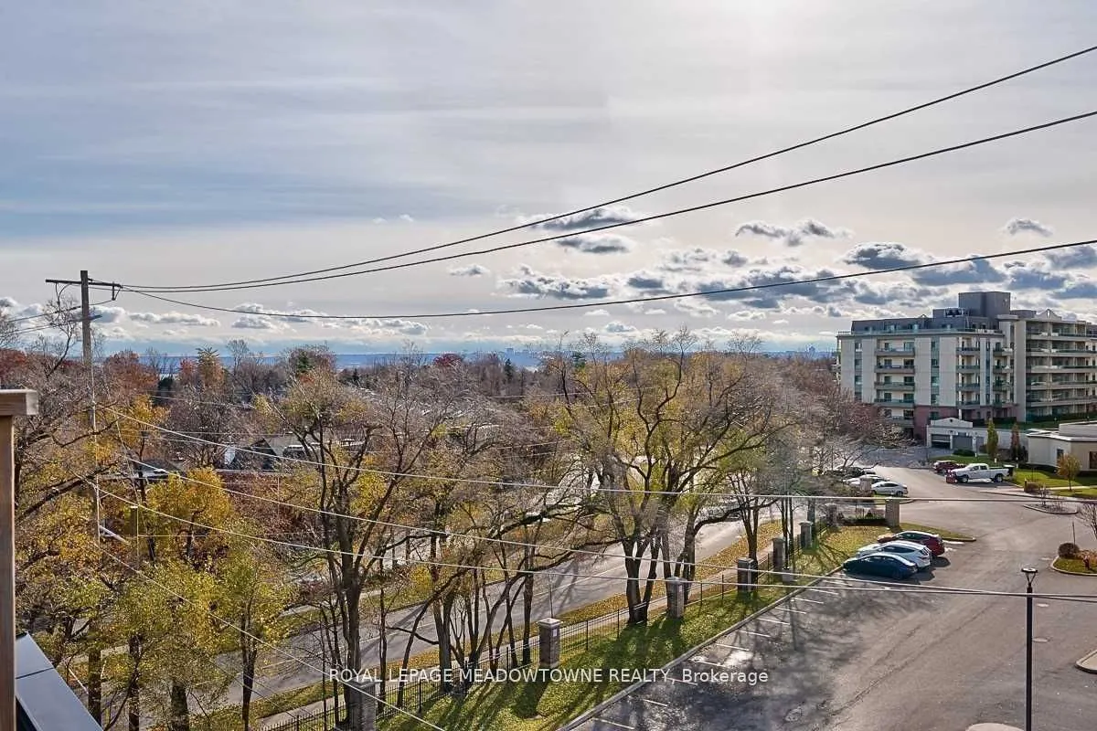 70 Plains Road W, #23