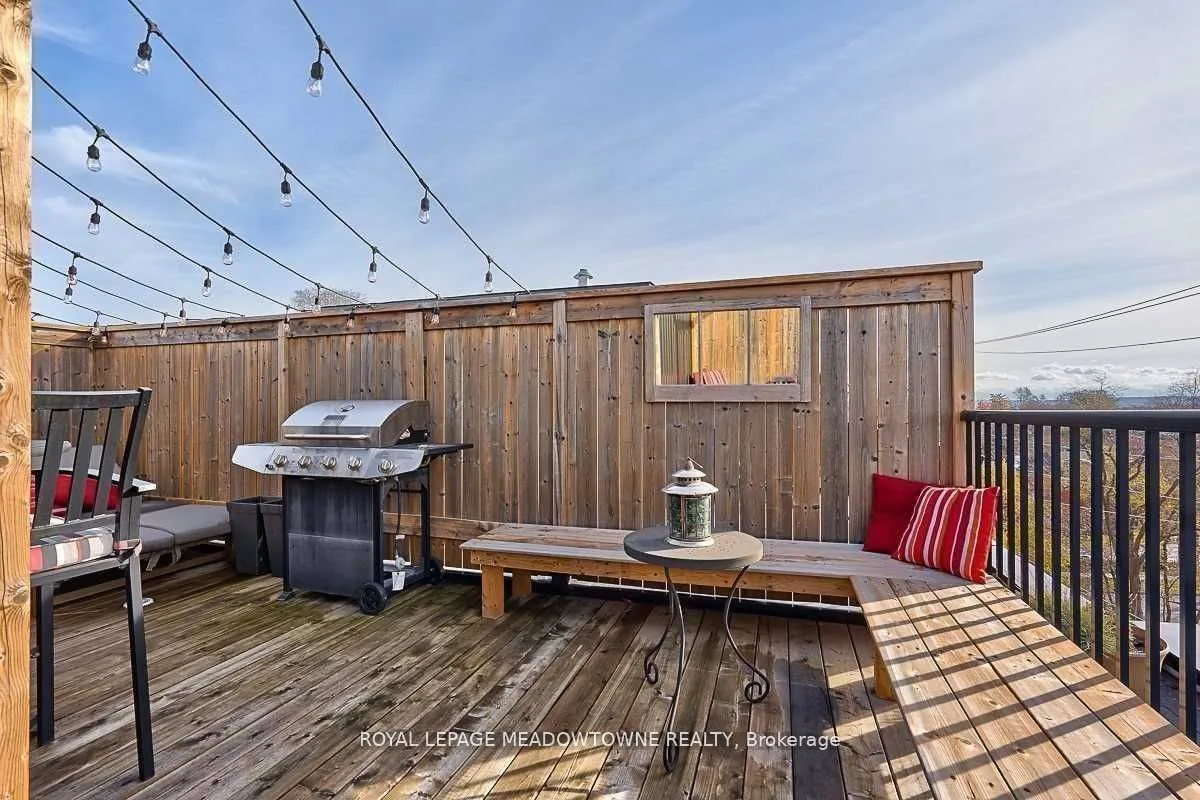 70 Plains Road W, #23