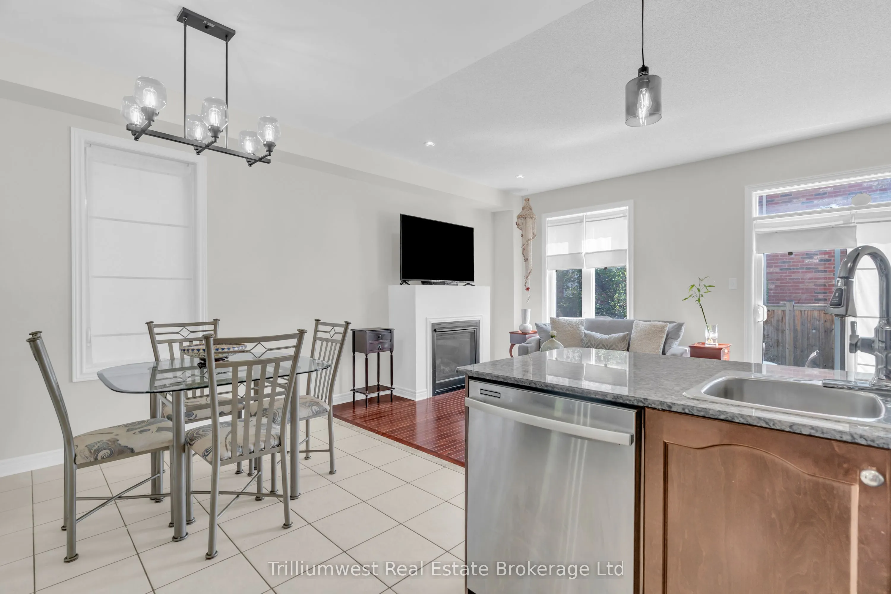 4635 Centretown Way