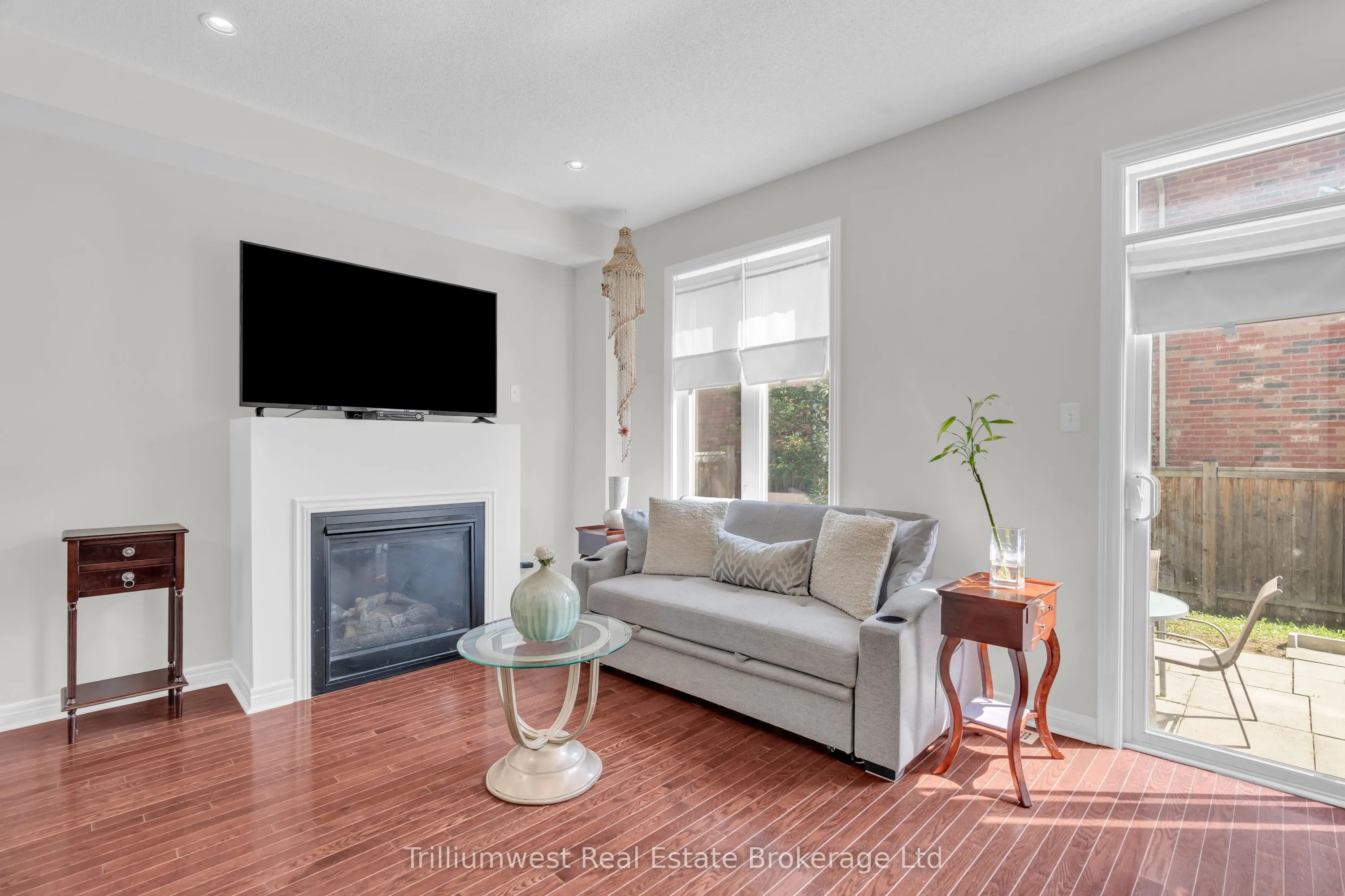 4635 Centretown Way