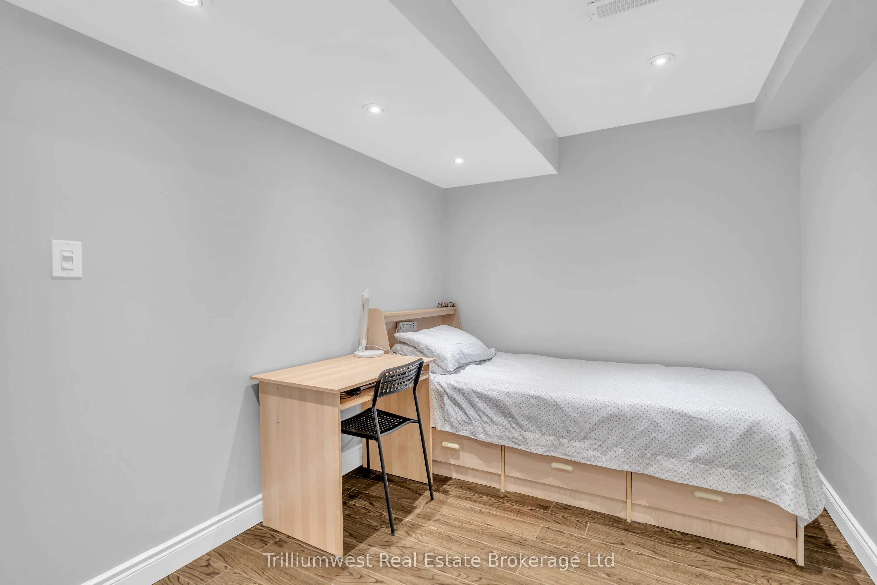4635 Centretown Way