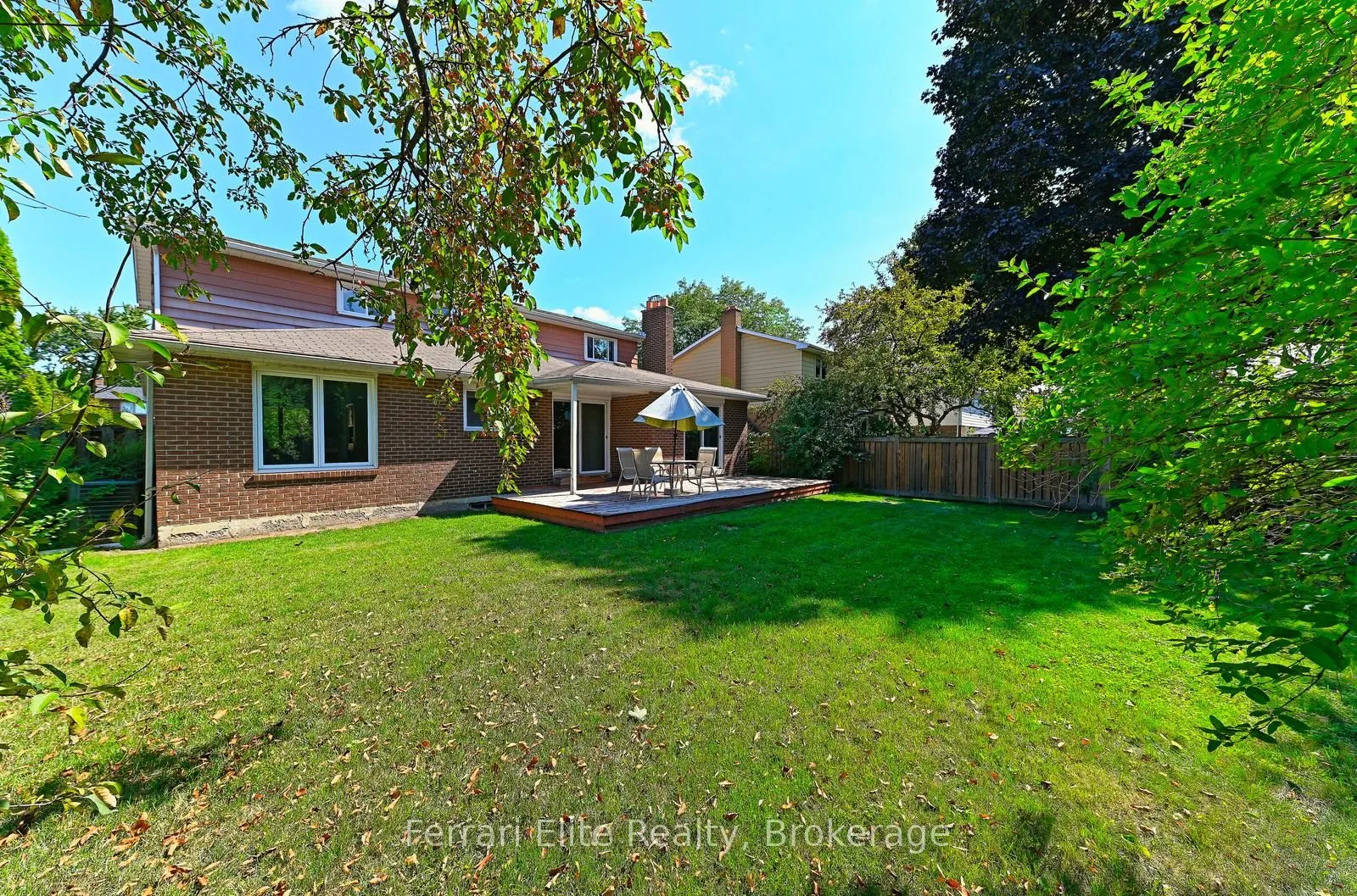 2406 Ravensthorpe Crescent