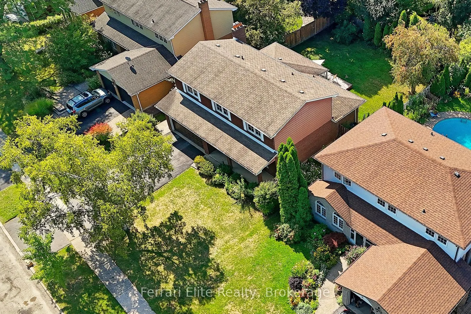 2406 Ravensthorpe Crescent