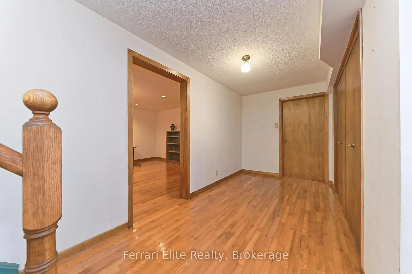 2406 Ravensthorpe Crescent