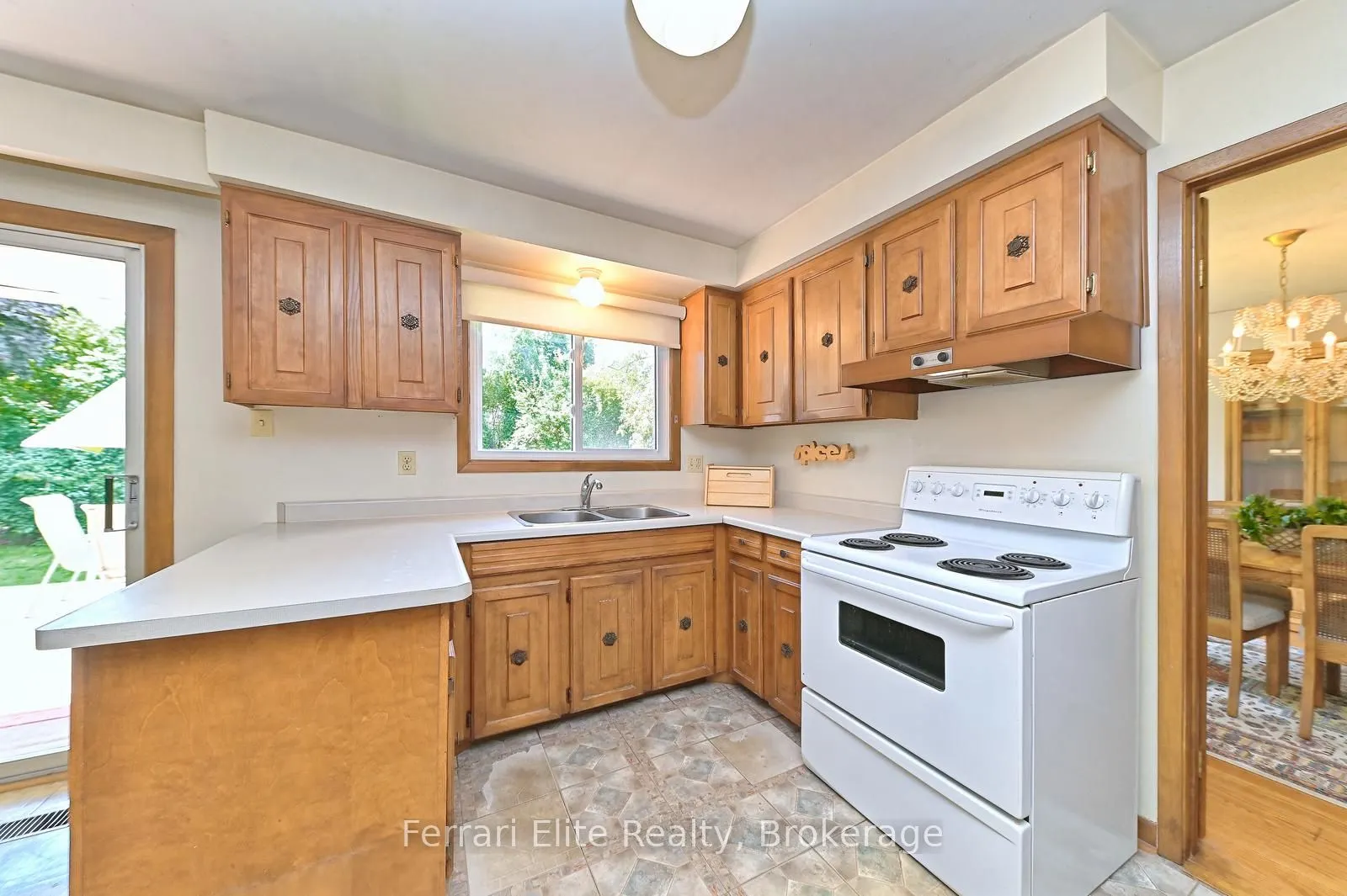 2406 Ravensthorpe Crescent