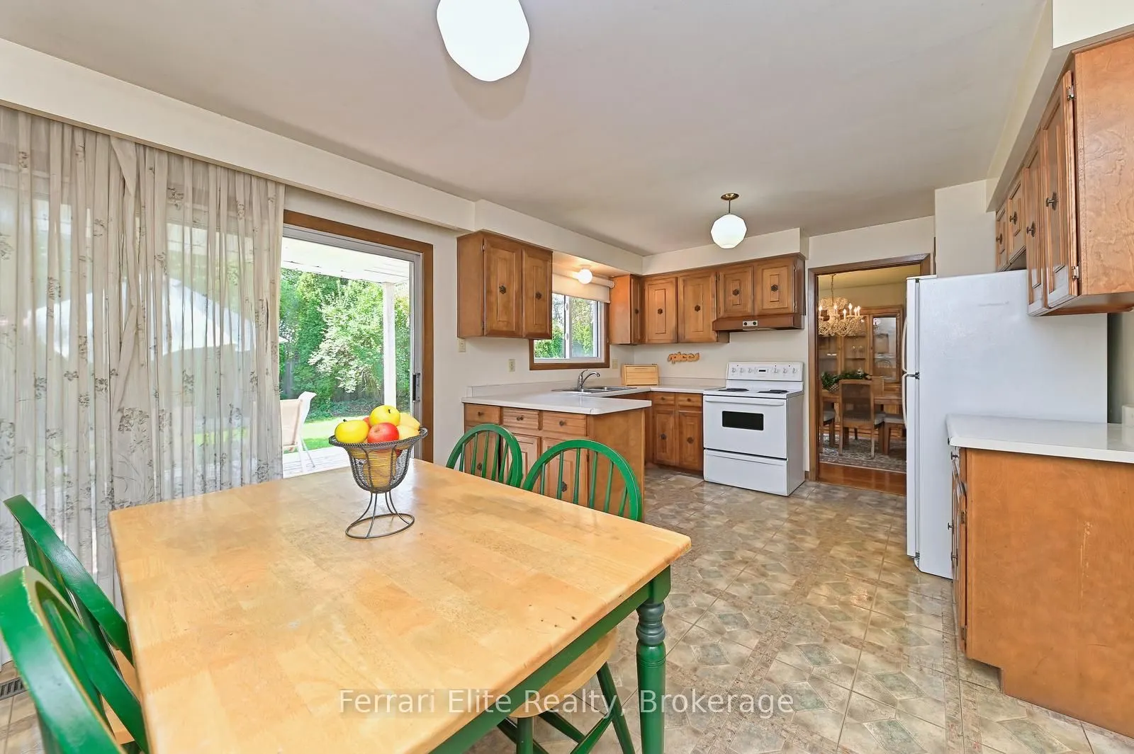 2406 Ravensthorpe Crescent