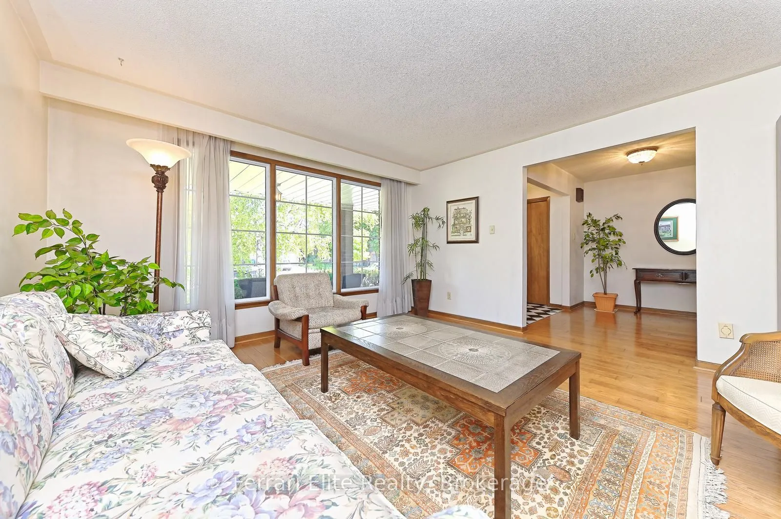 2406 Ravensthorpe Crescent