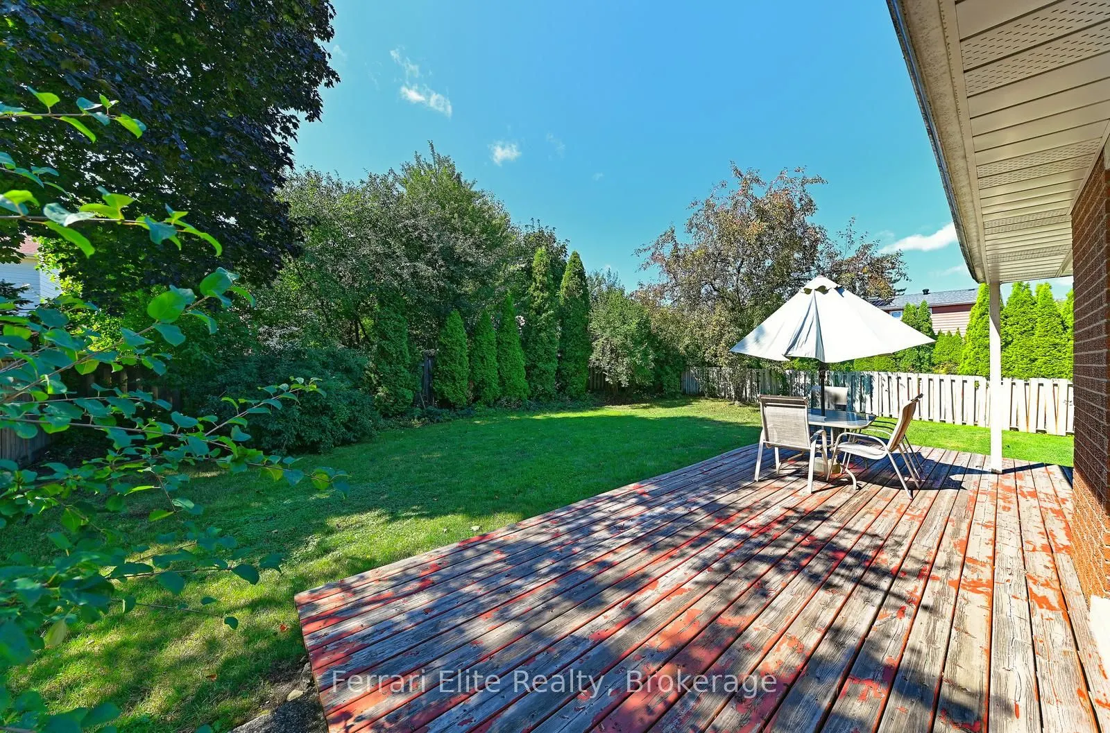 2406 Ravensthorpe Crescent