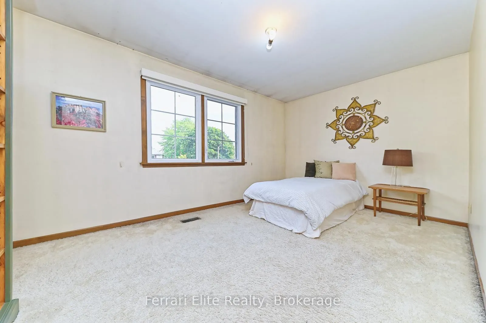 2406 Ravensthorpe Crescent