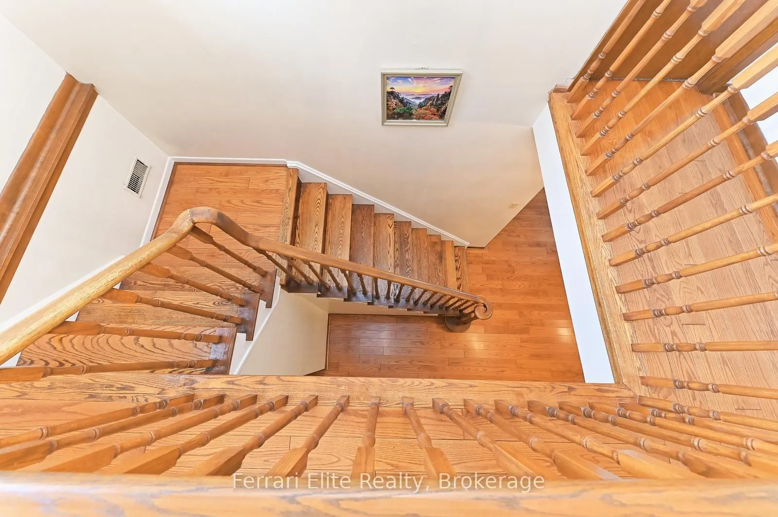 2406 Ravensthorpe Crescent
