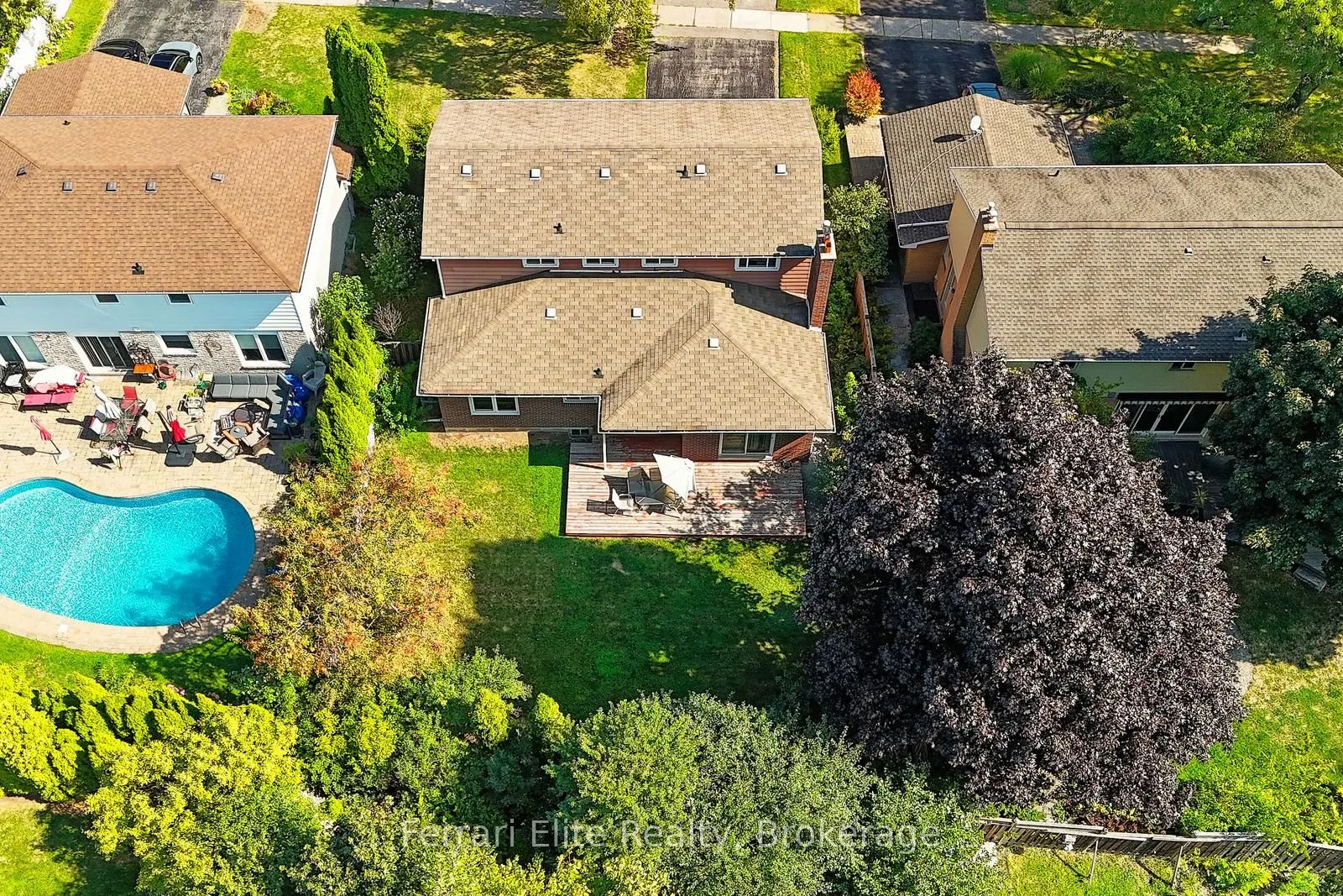 2406 Ravensthorpe Crescent