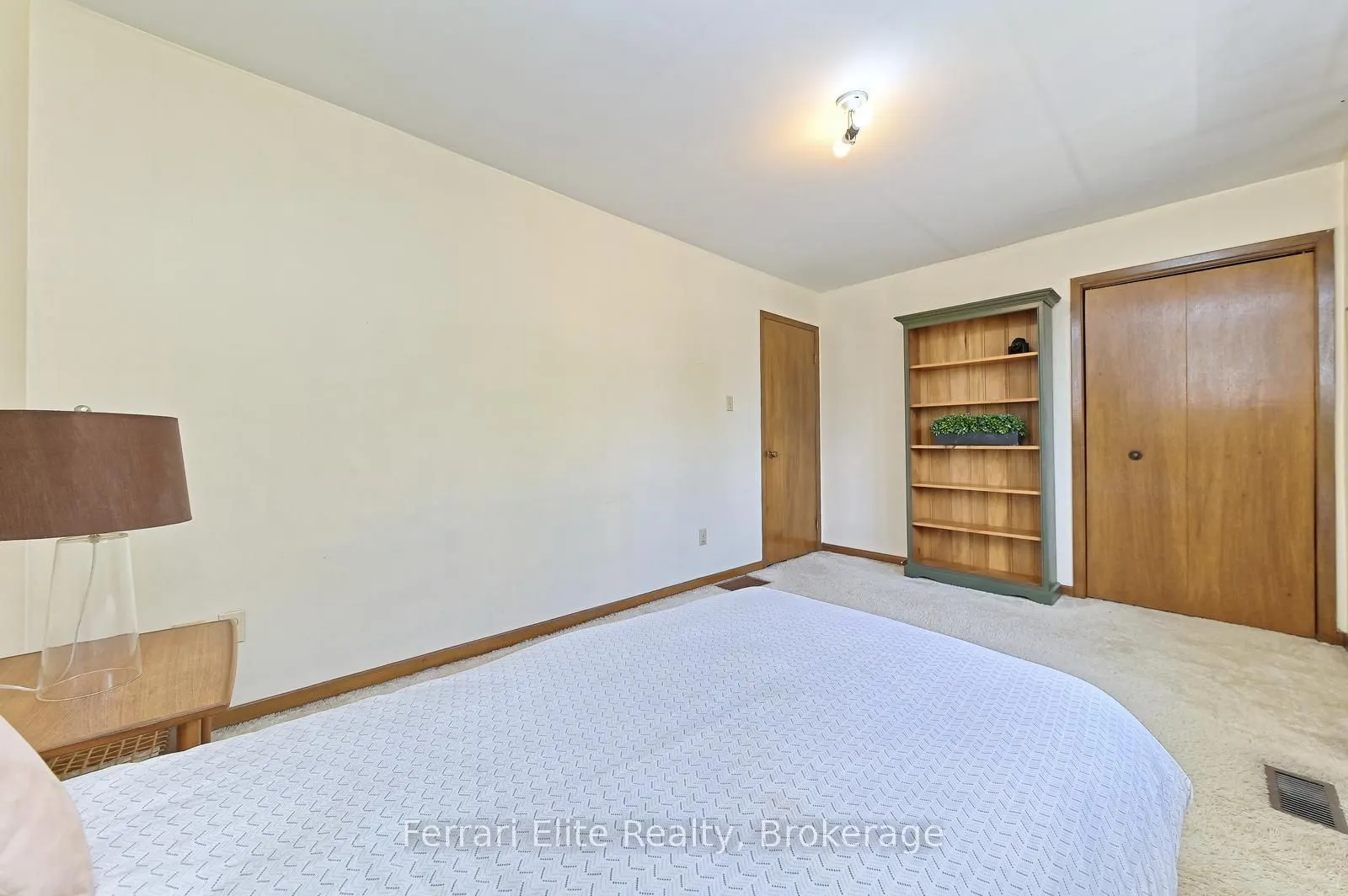 2406 Ravensthorpe Crescent