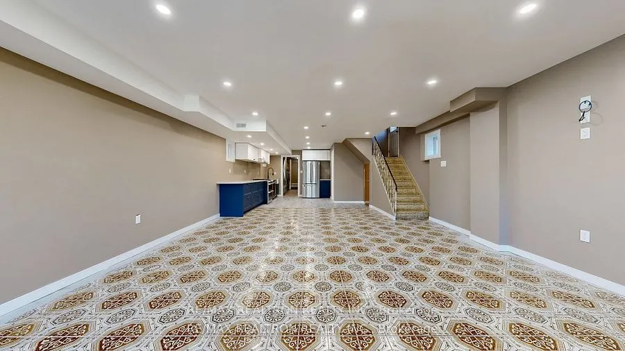 14 Little Boulevard