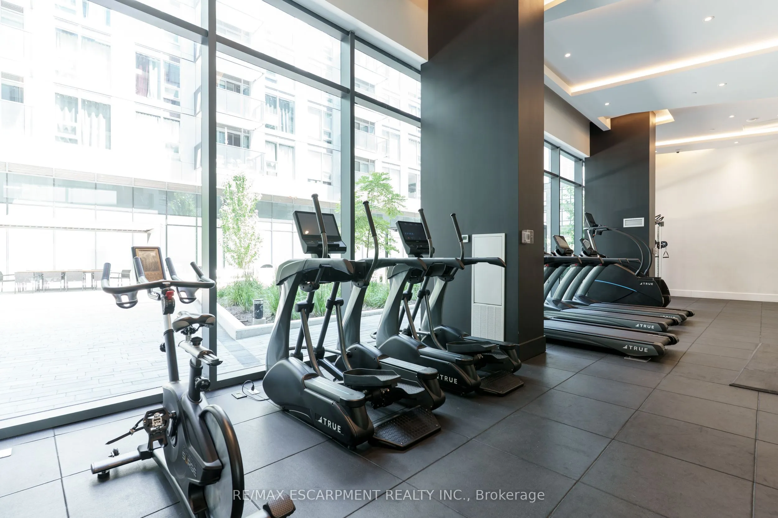 2450 Old Bronte Road, #614