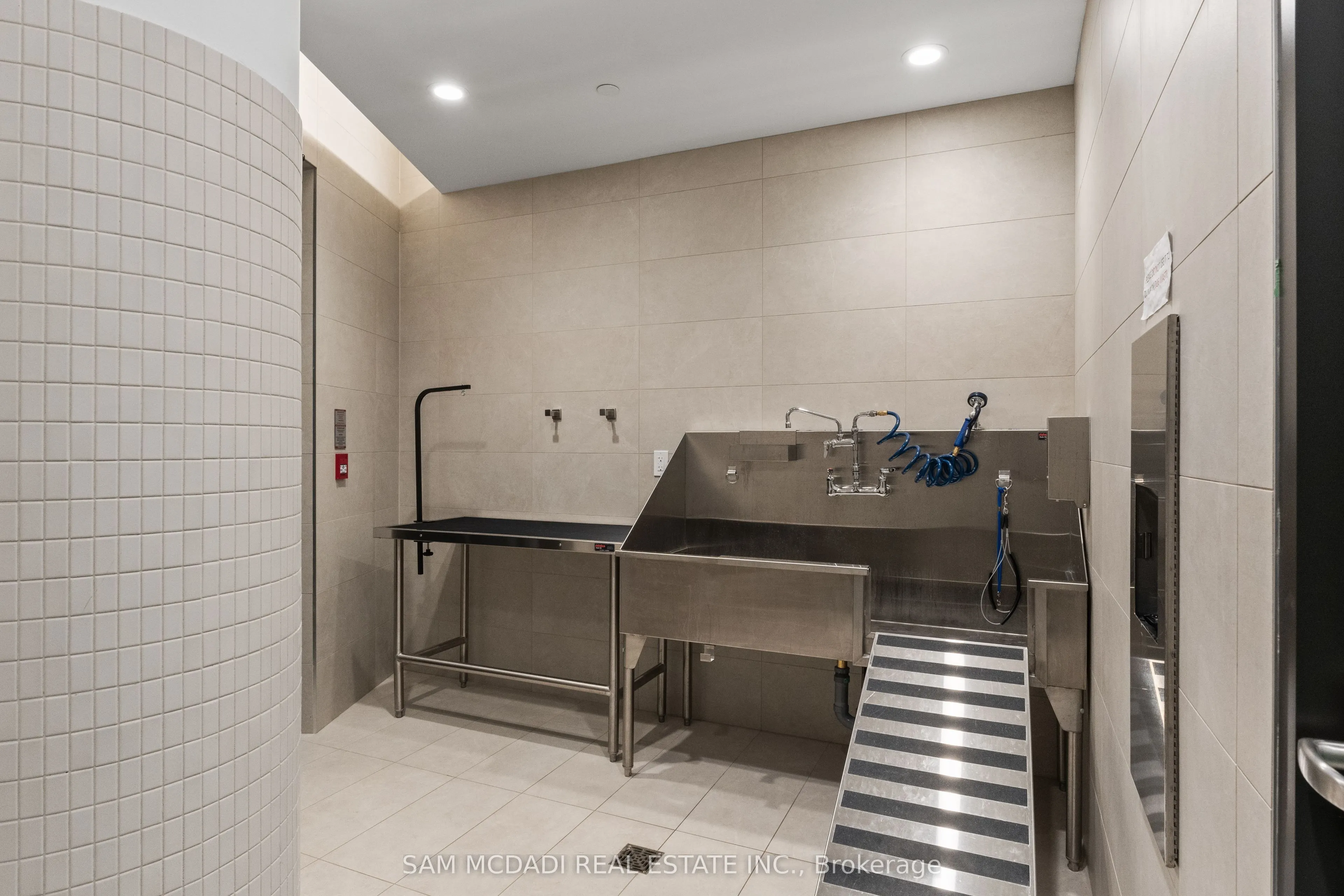 3006 William Cutmore Boulevard, #207