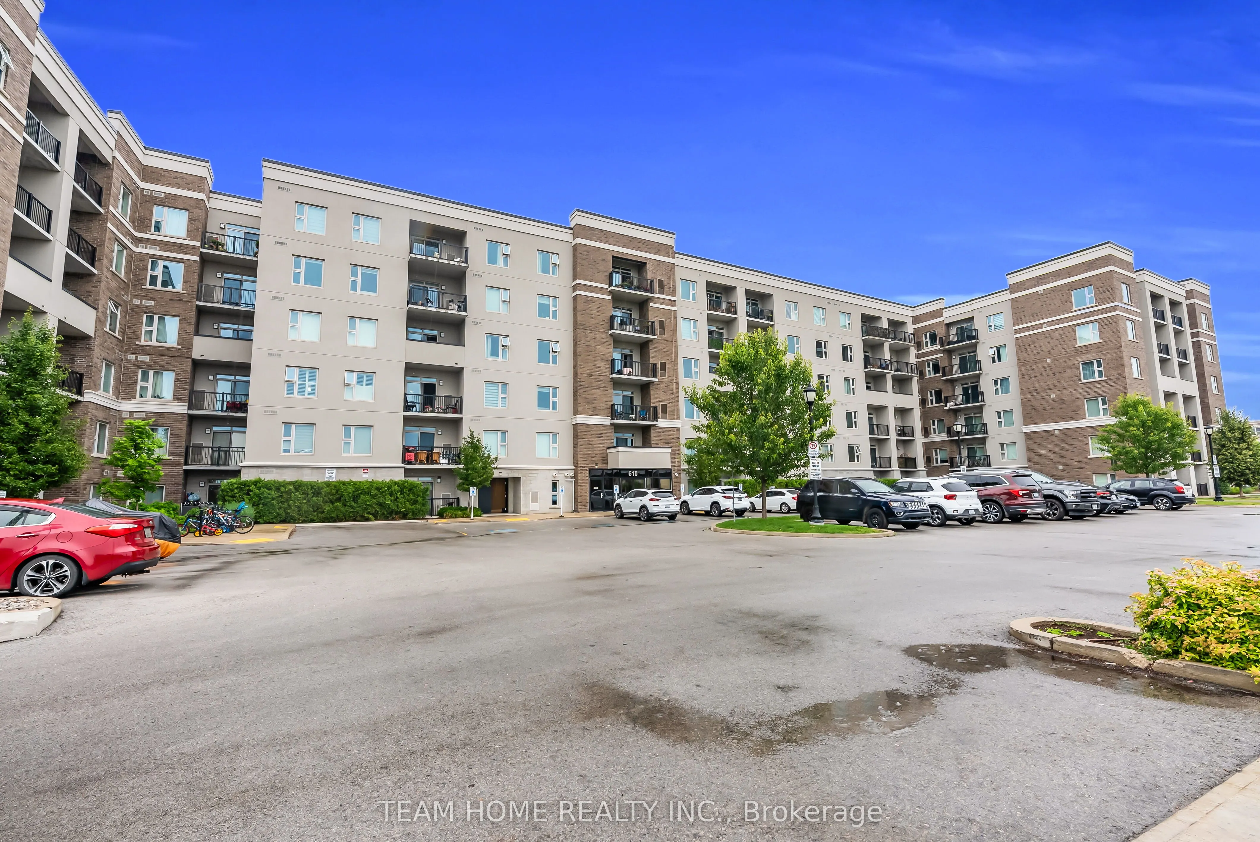 610 Farmstead Drive, #220