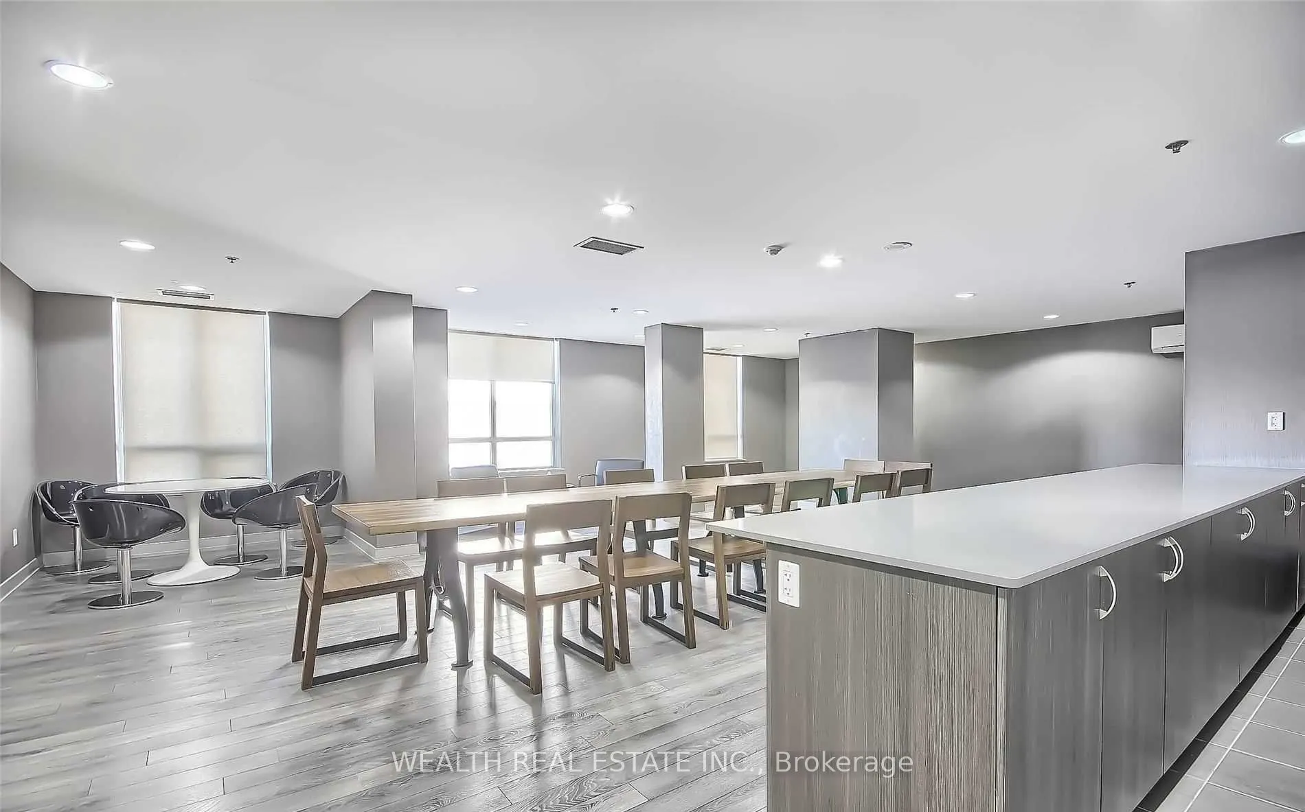 816 Lansdowne Avenue, #310