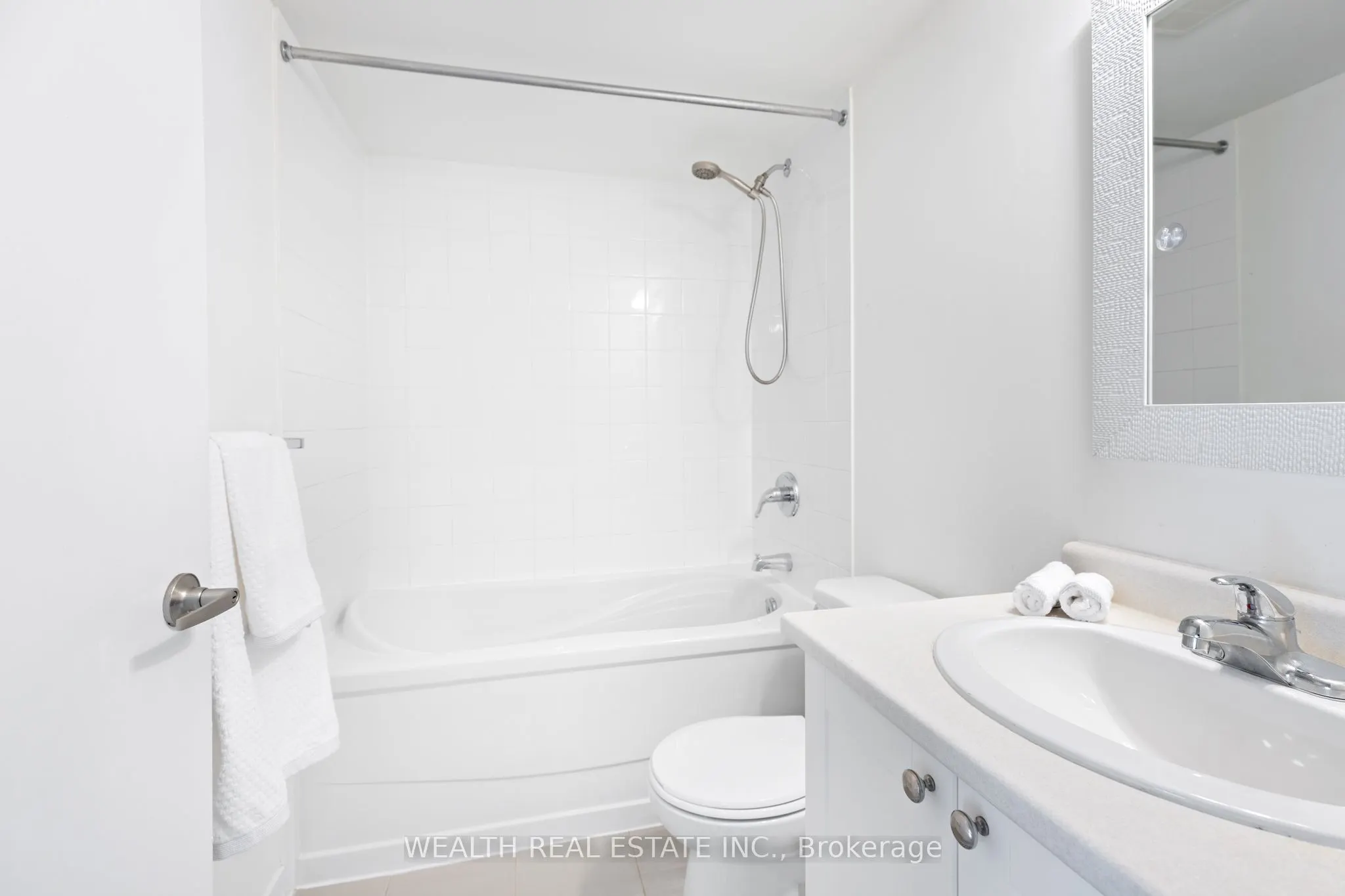 816 Lansdowne Avenue, #310
