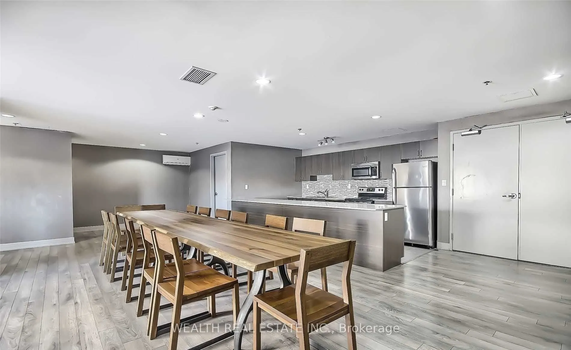 816 Lansdowne Avenue, #310