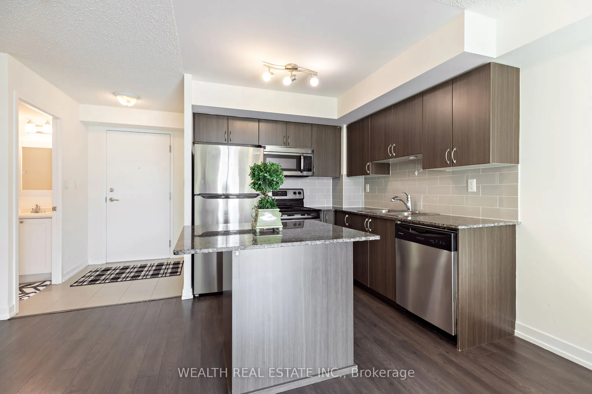 816 Lansdowne Avenue, #310