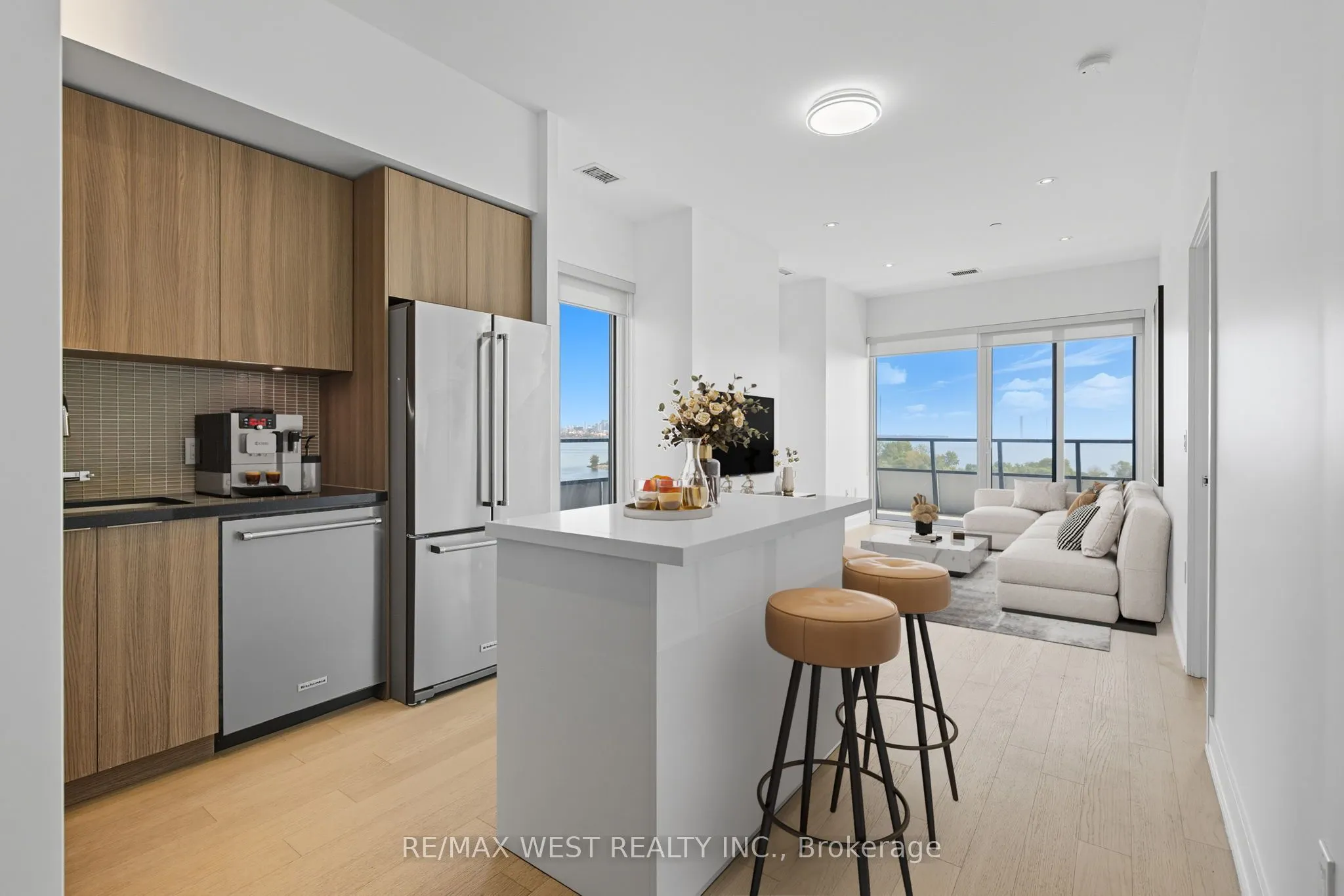 20 Shore Breeze Drive, #702