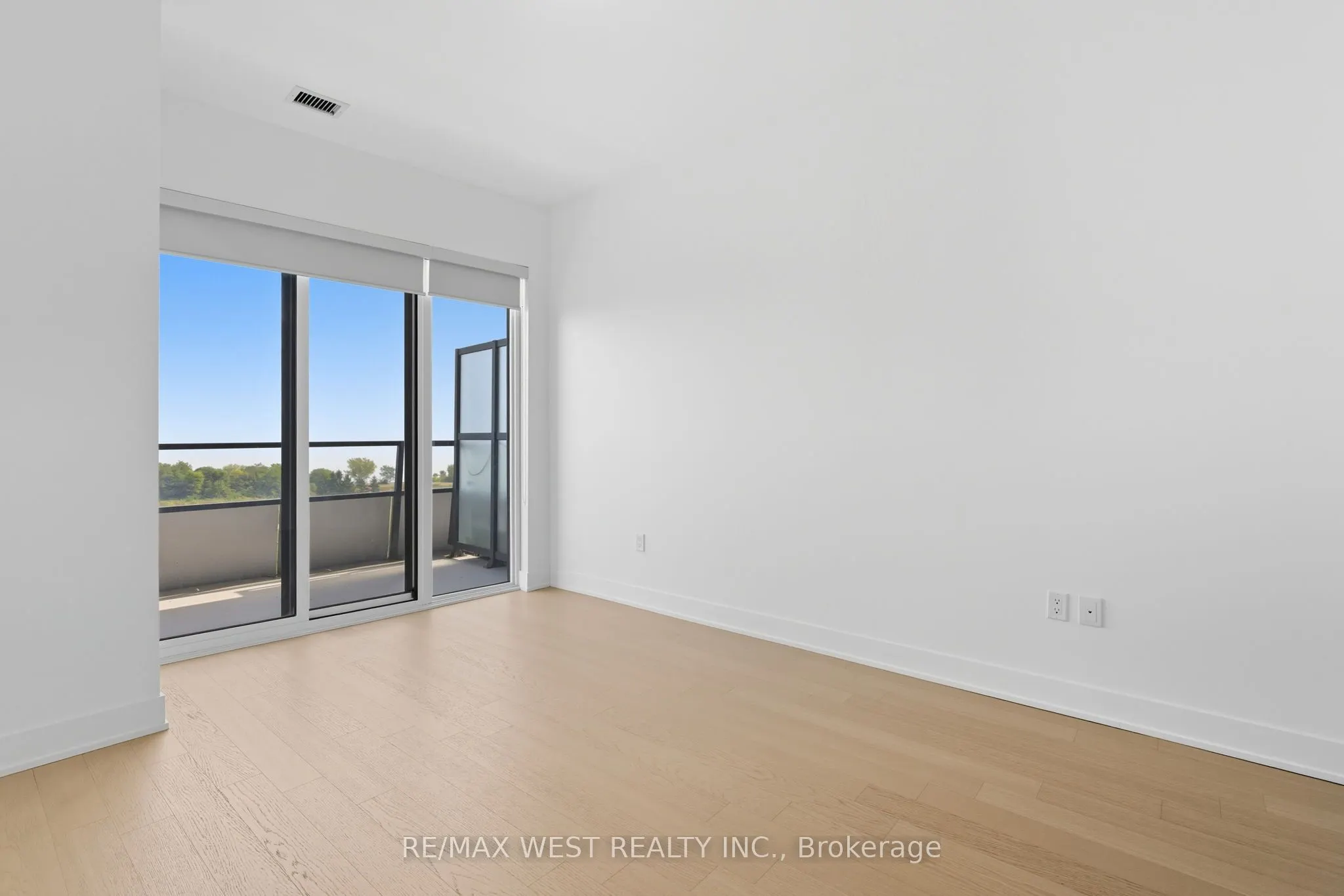 20 Shore Breeze Drive, #702