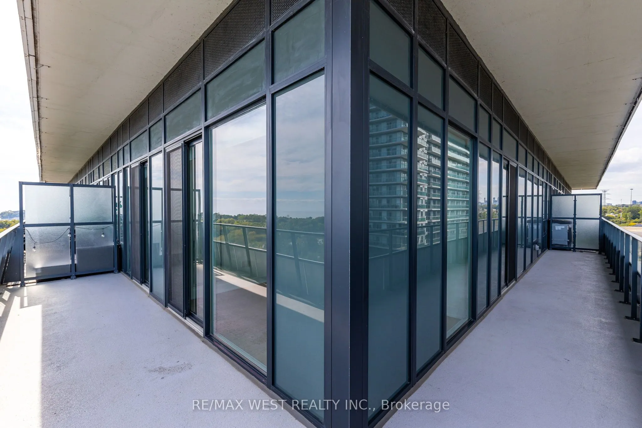 20 Shore Breeze Drive, #702