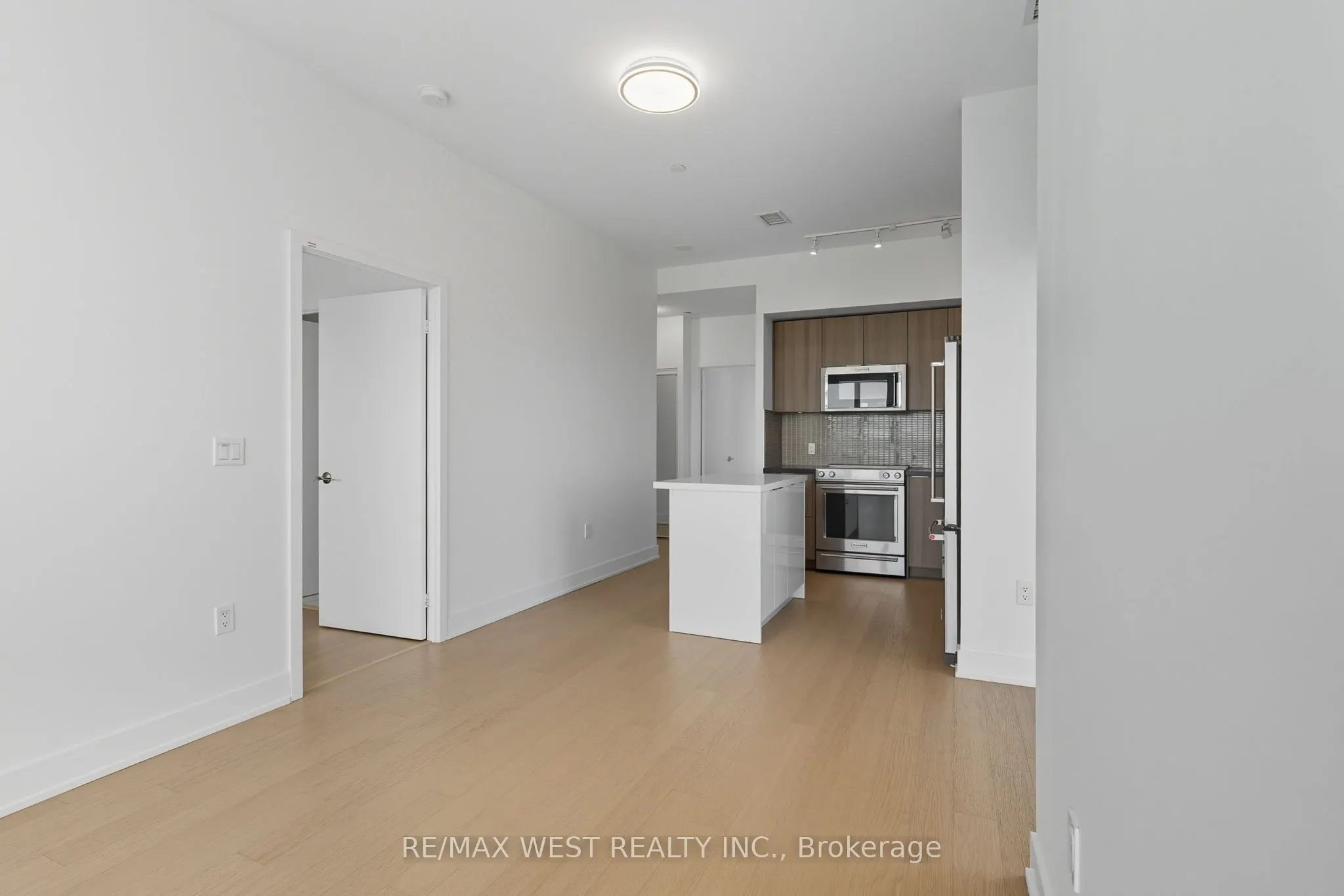 20 Shore Breeze Drive, #702