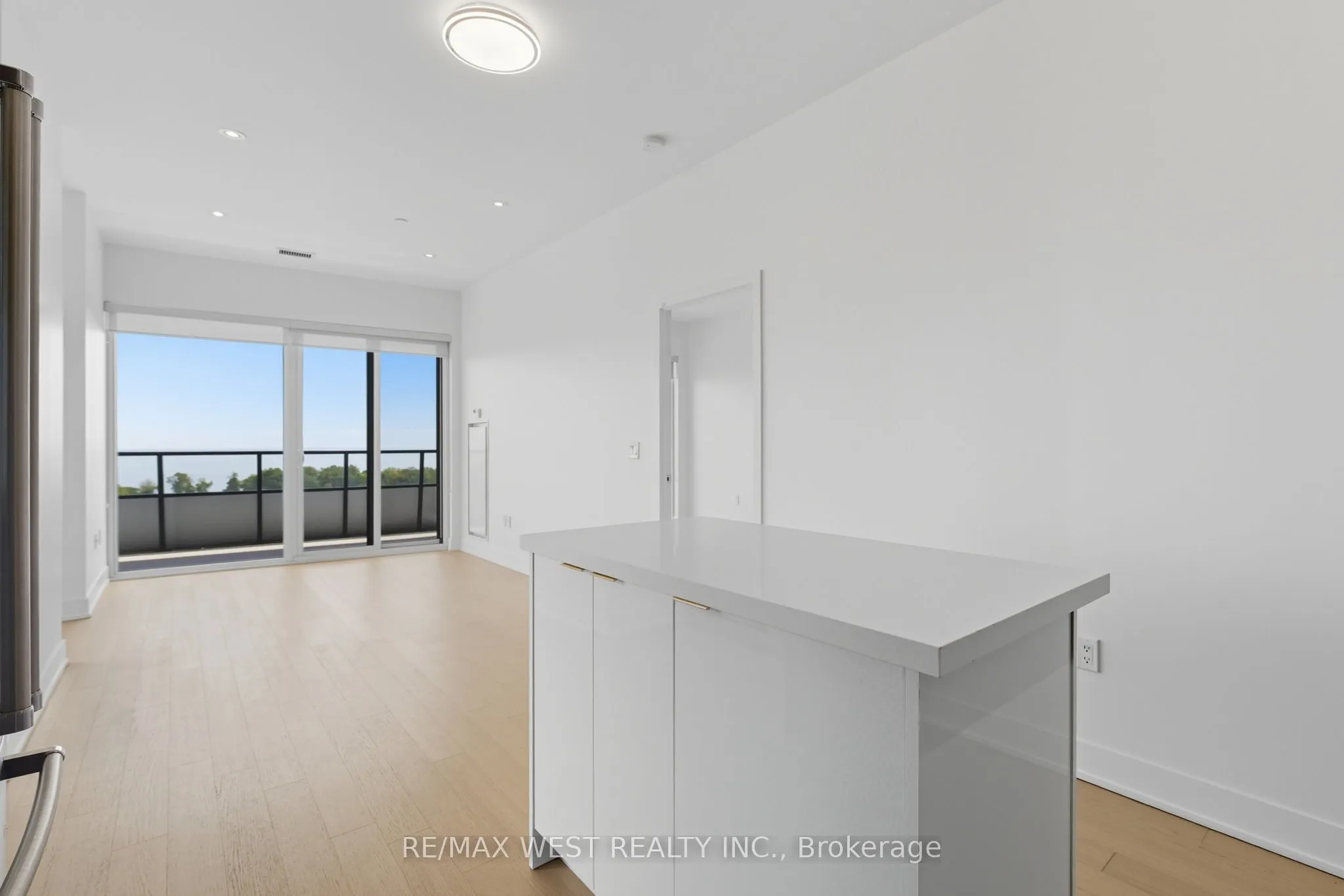 20 Shore Breeze Drive, #702