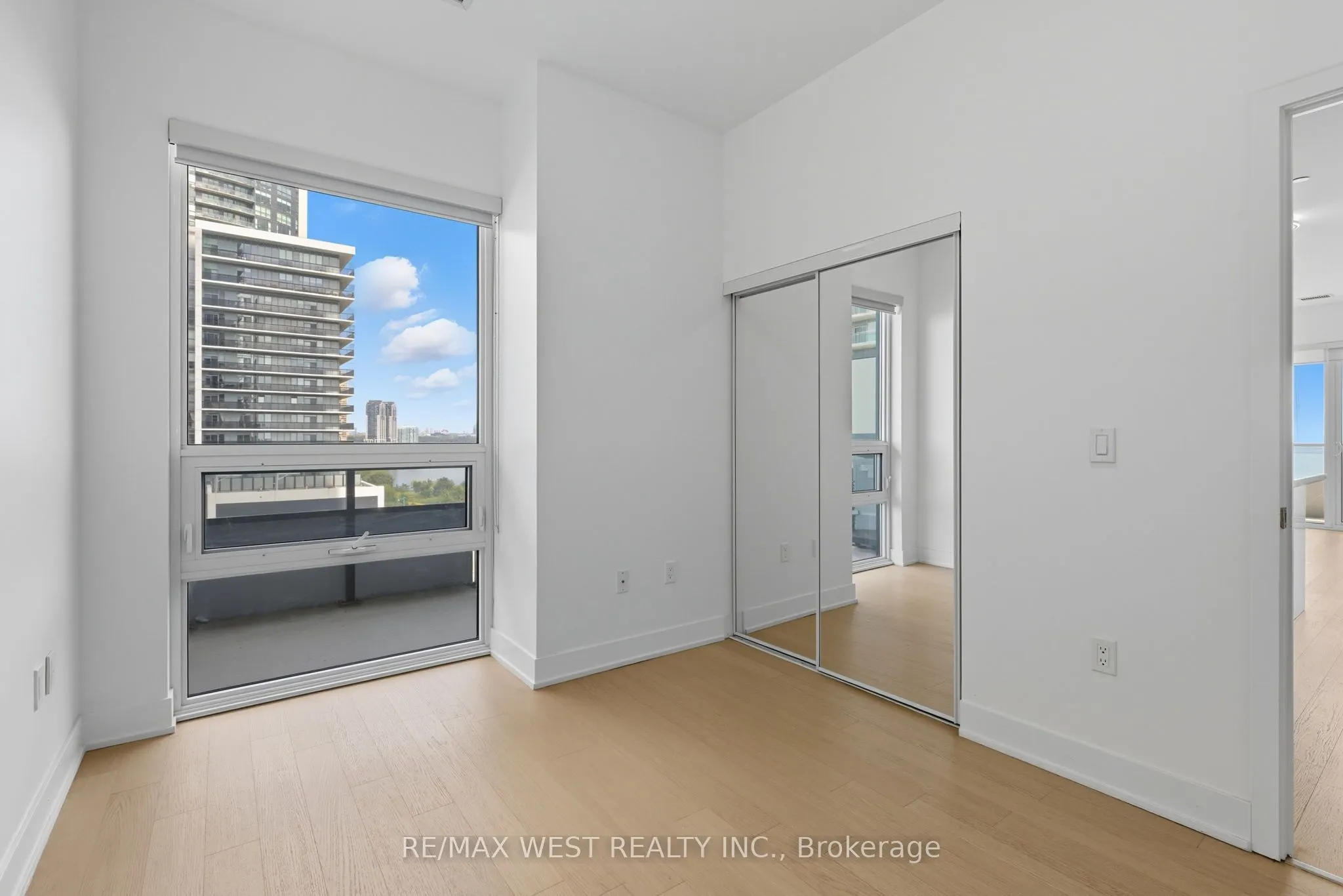 20 Shore Breeze Drive, #702