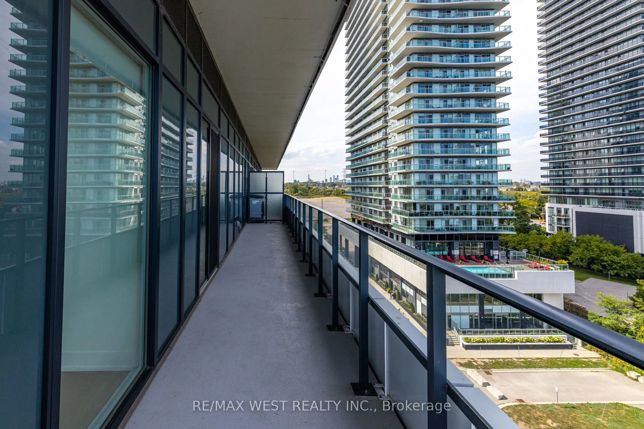 20 Shore Breeze Drive, #702