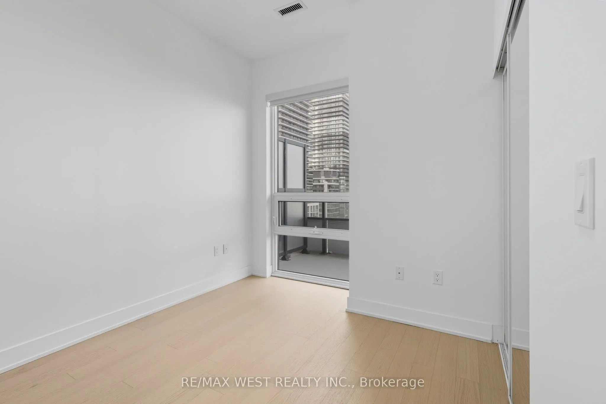 20 Shore Breeze Drive, #702