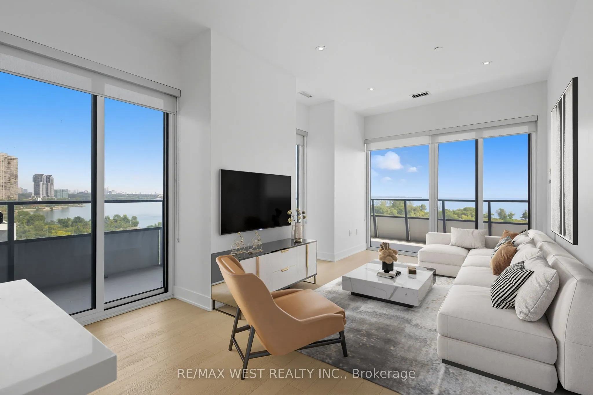 20 Shore Breeze Drive, #702