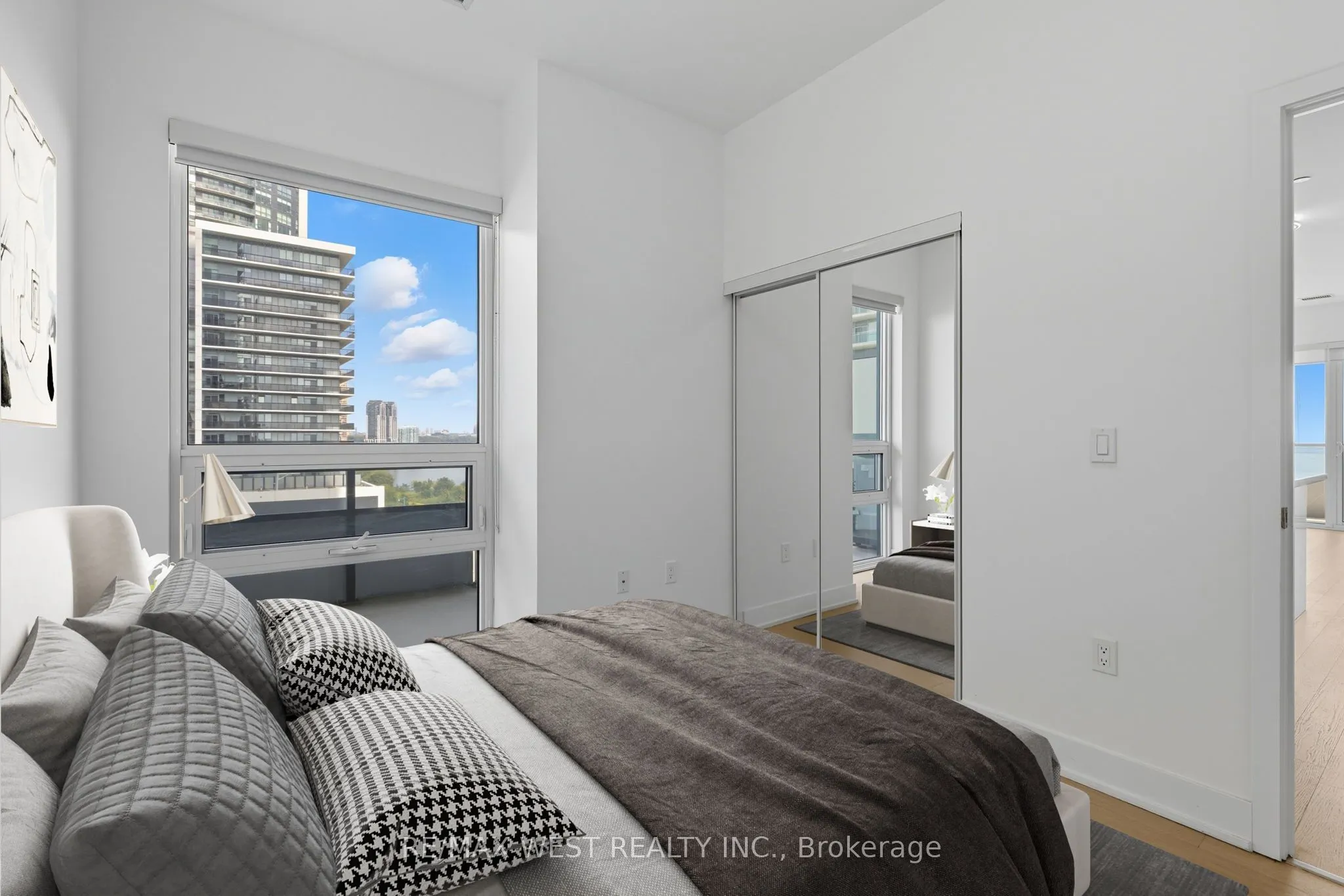 20 Shore Breeze Drive, #702