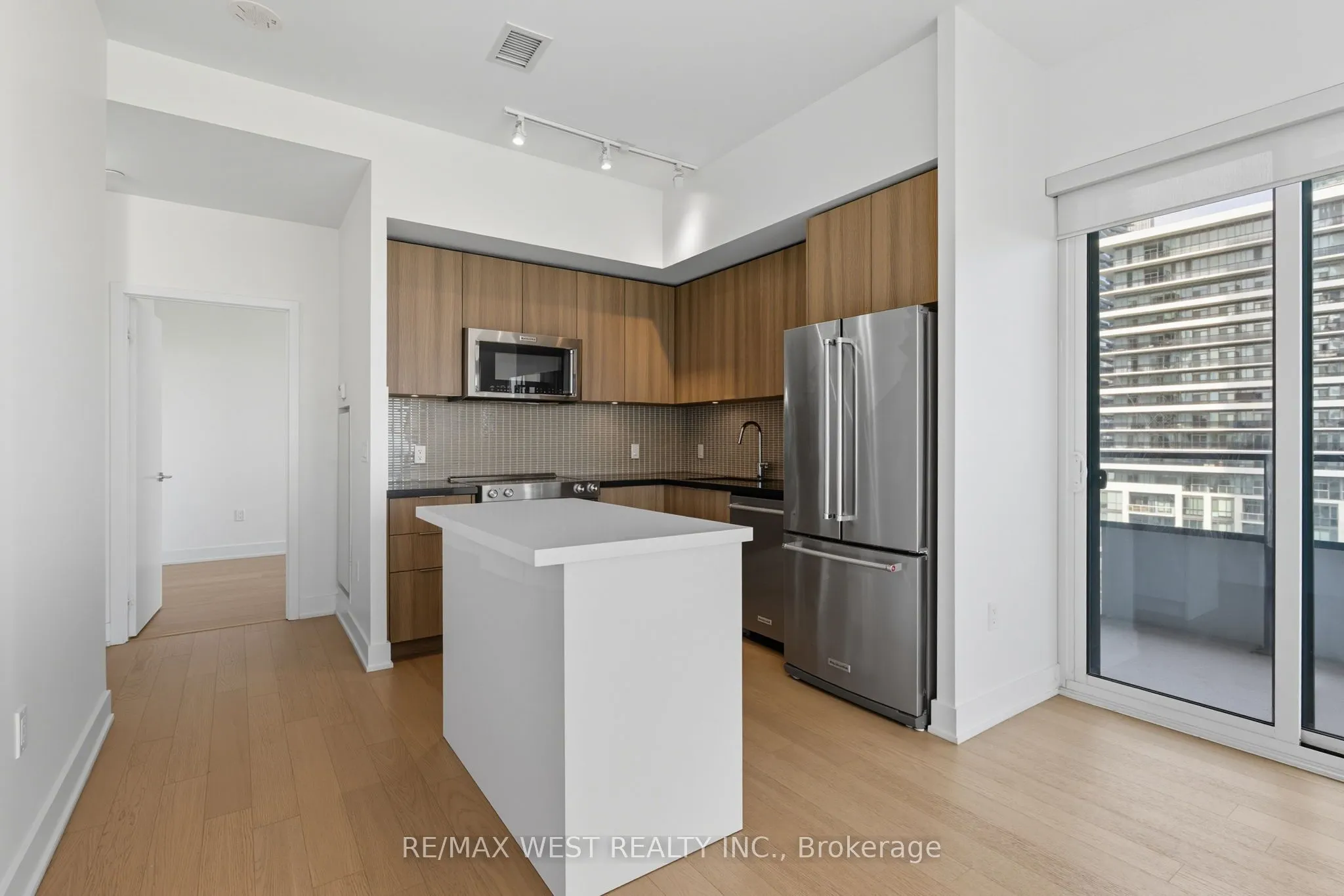 20 Shore Breeze Drive, #702