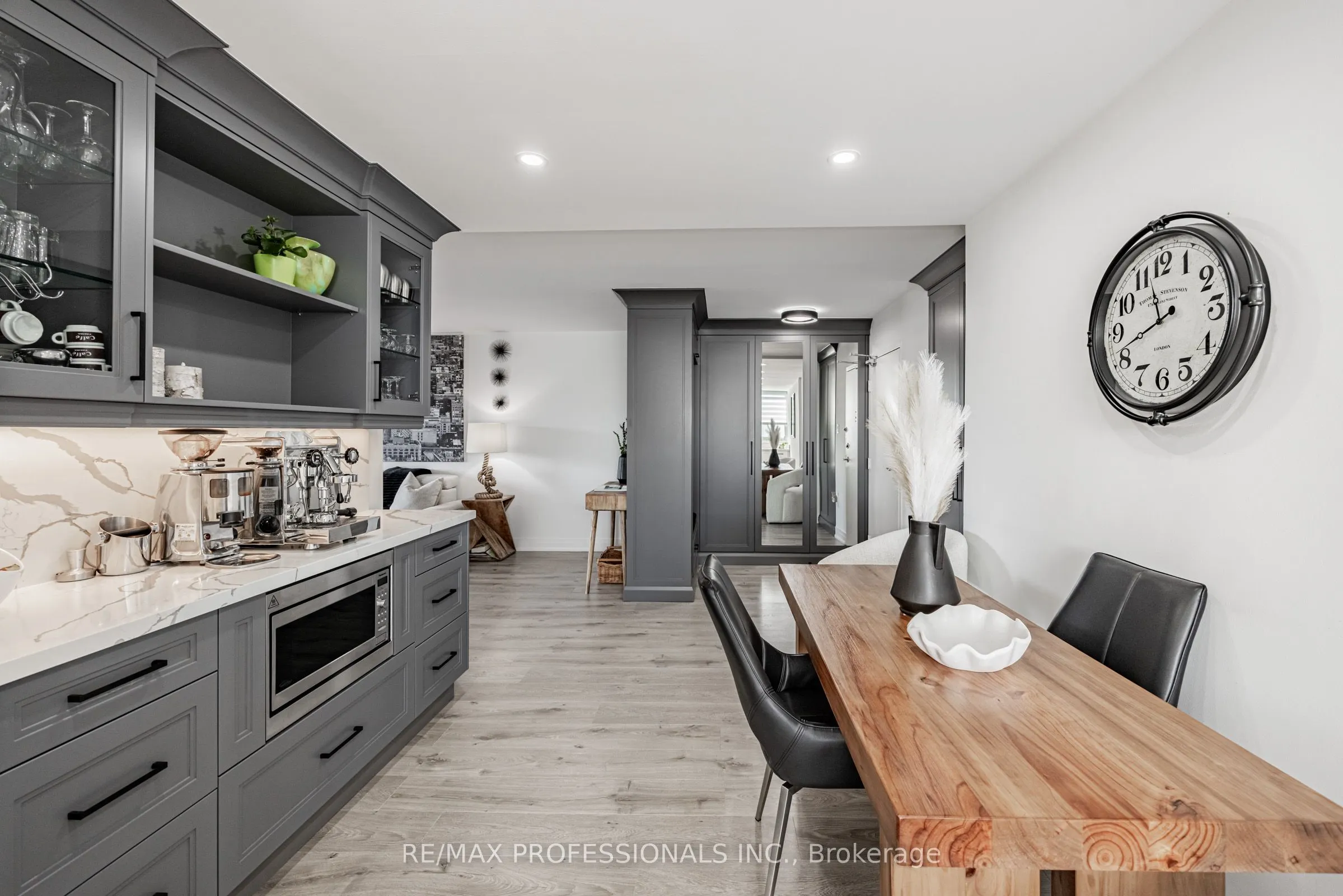 355 Rathburn Road E, #701
