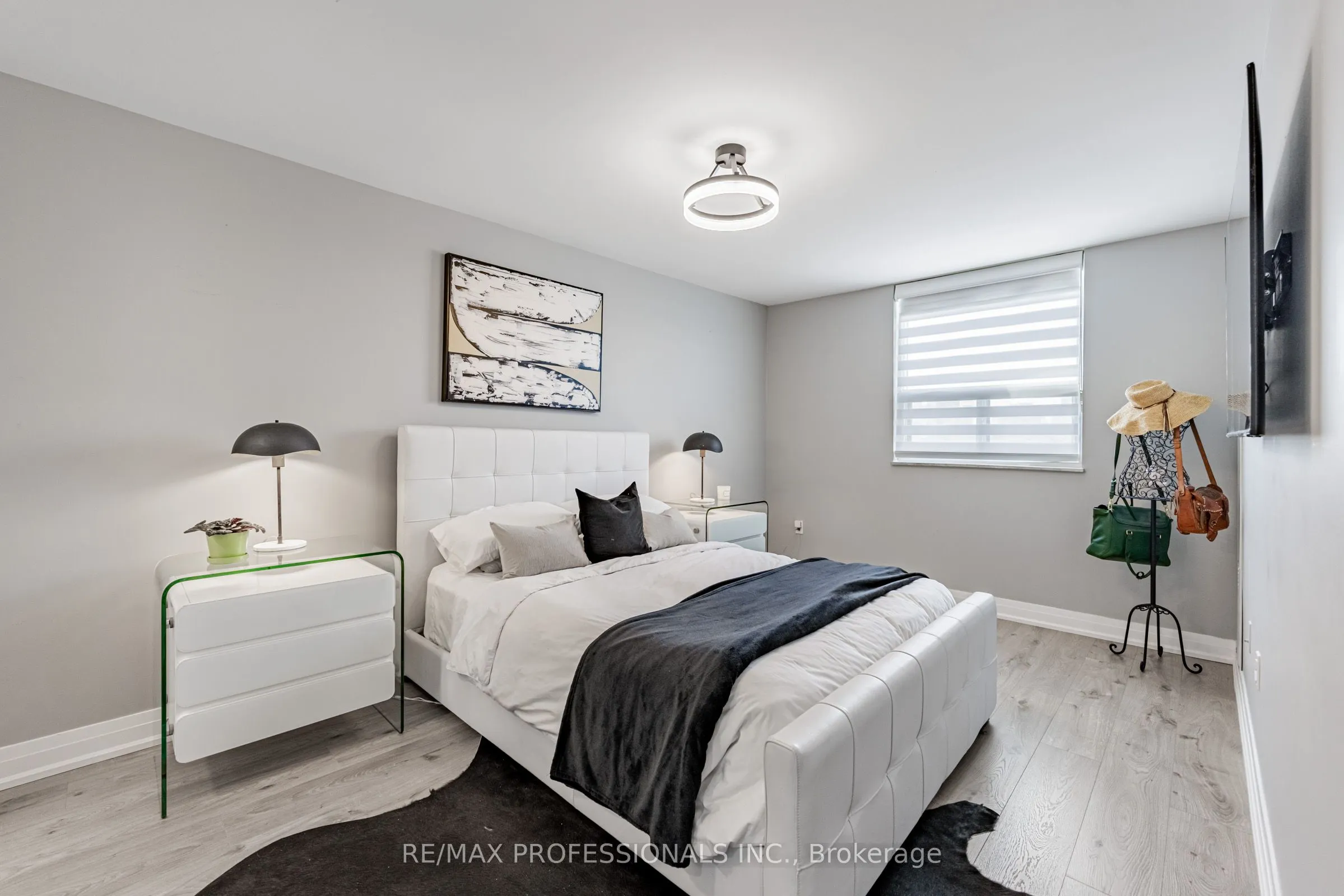 355 Rathburn Road E, #701