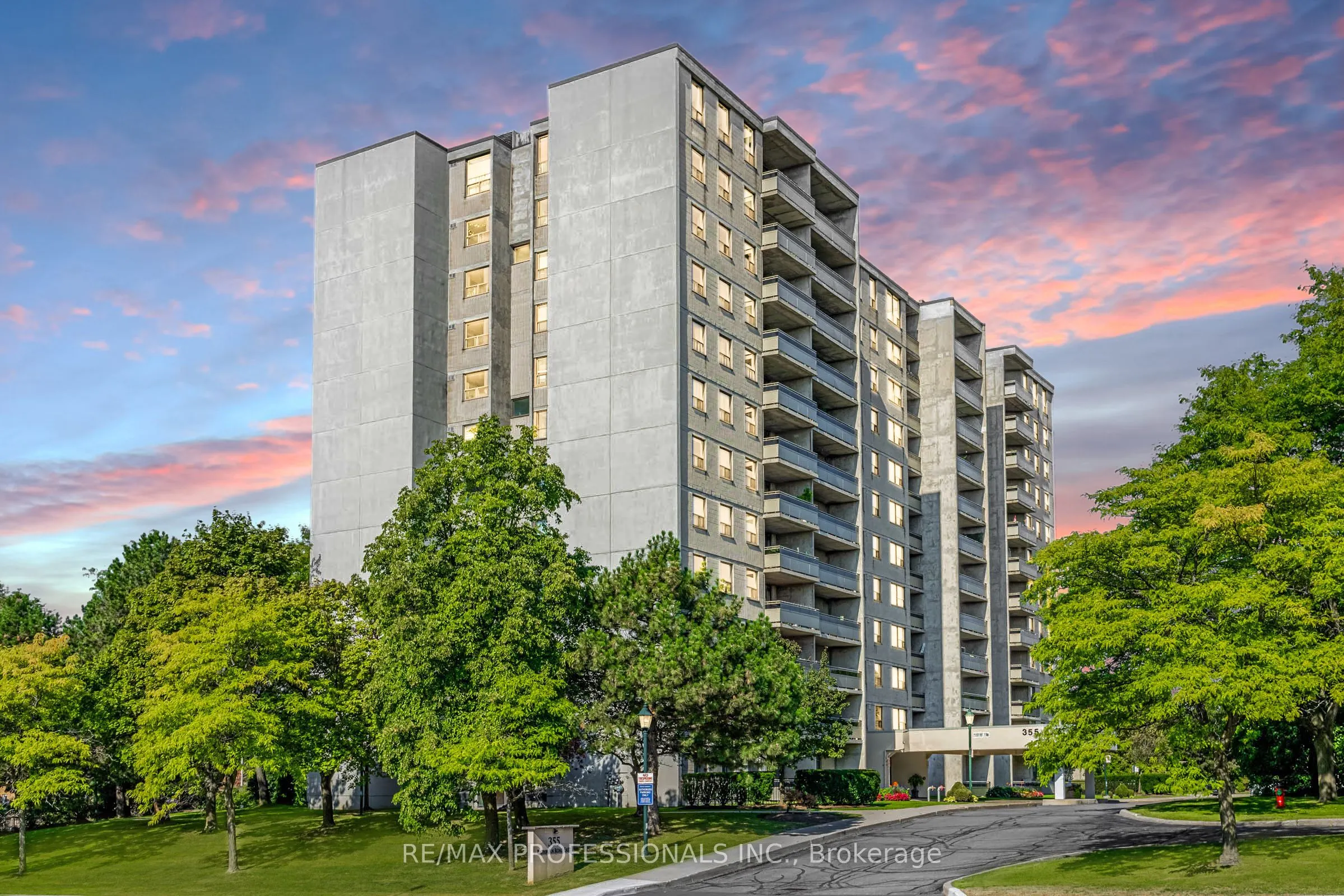 355 Rathburn Road E, #701