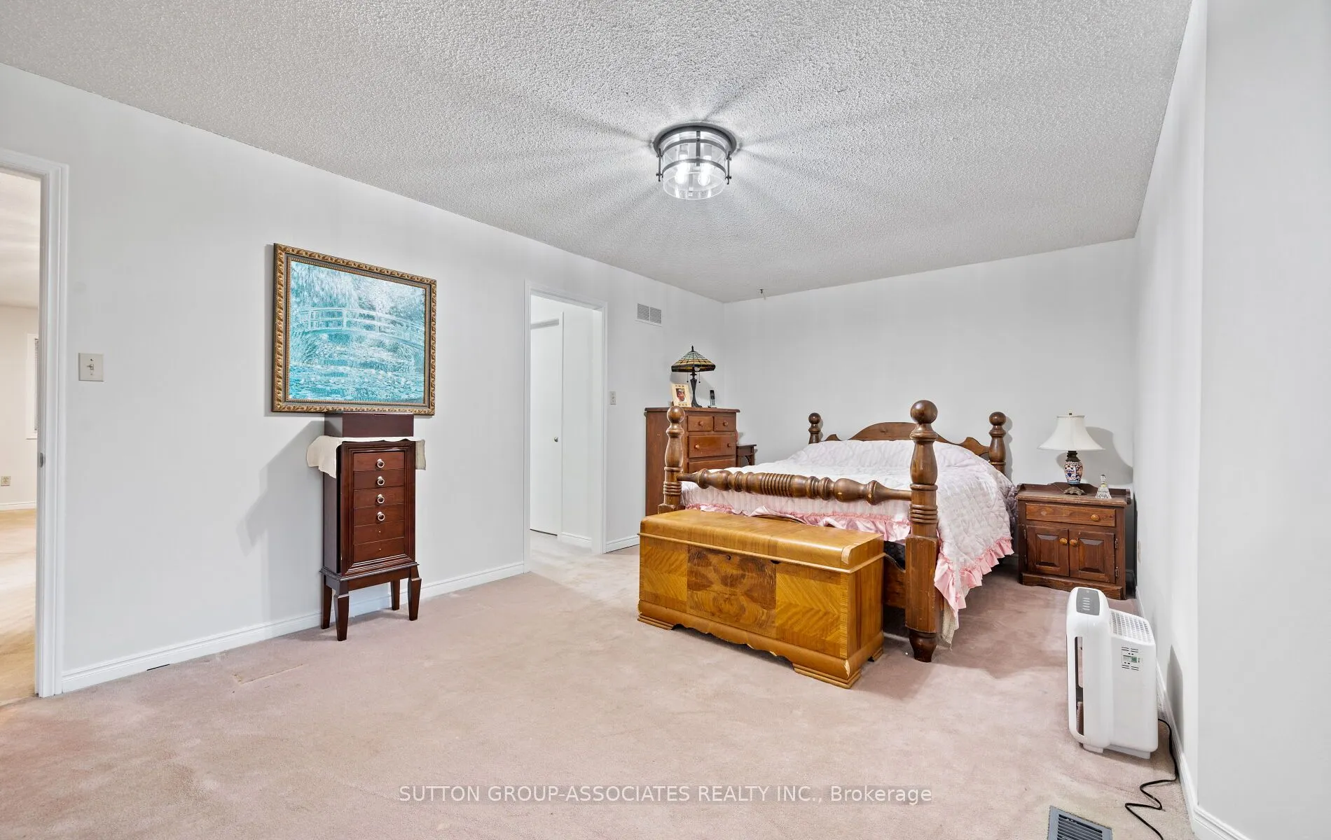 1252 Greenwood Crescent
