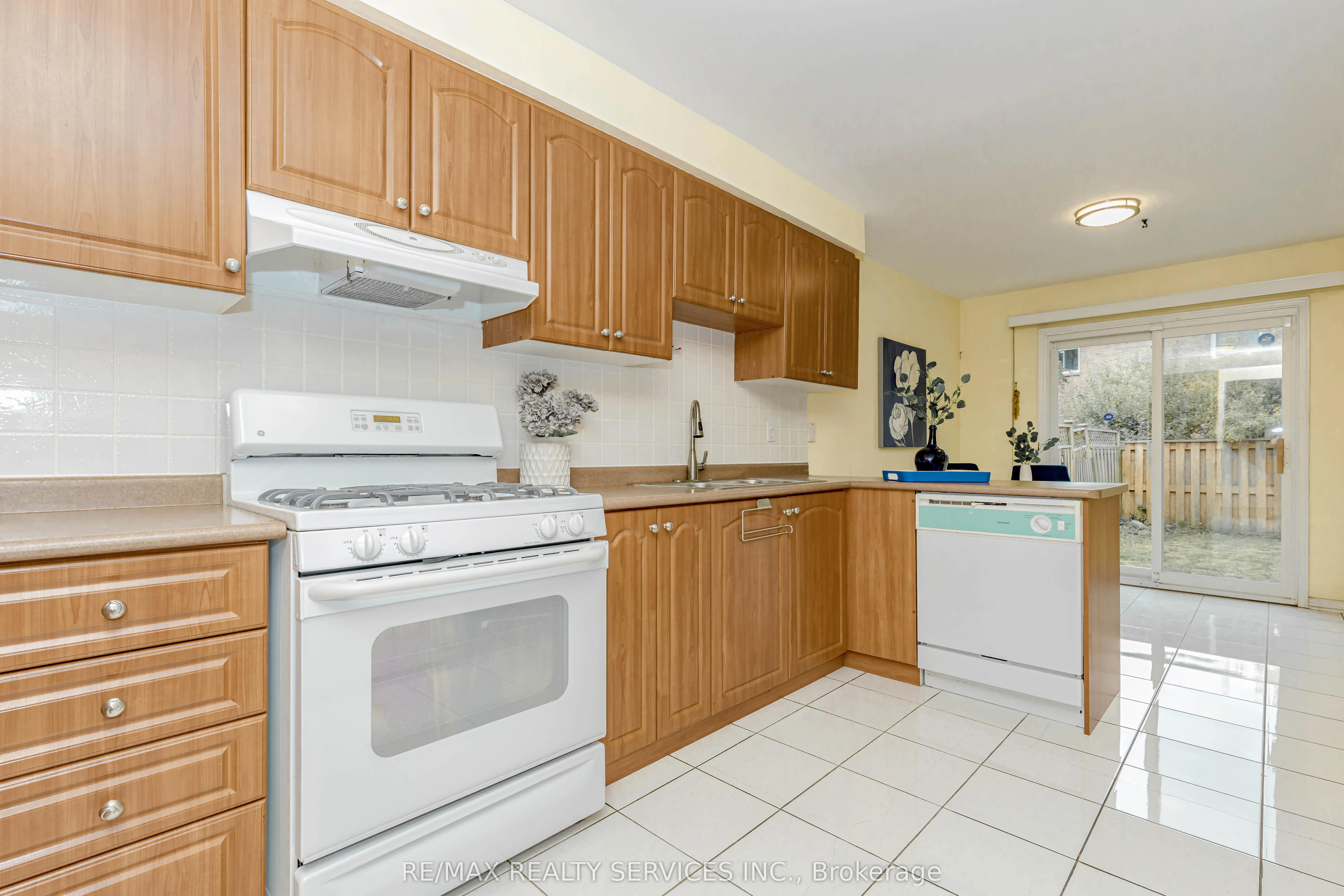 5028 Northern Lights Circle