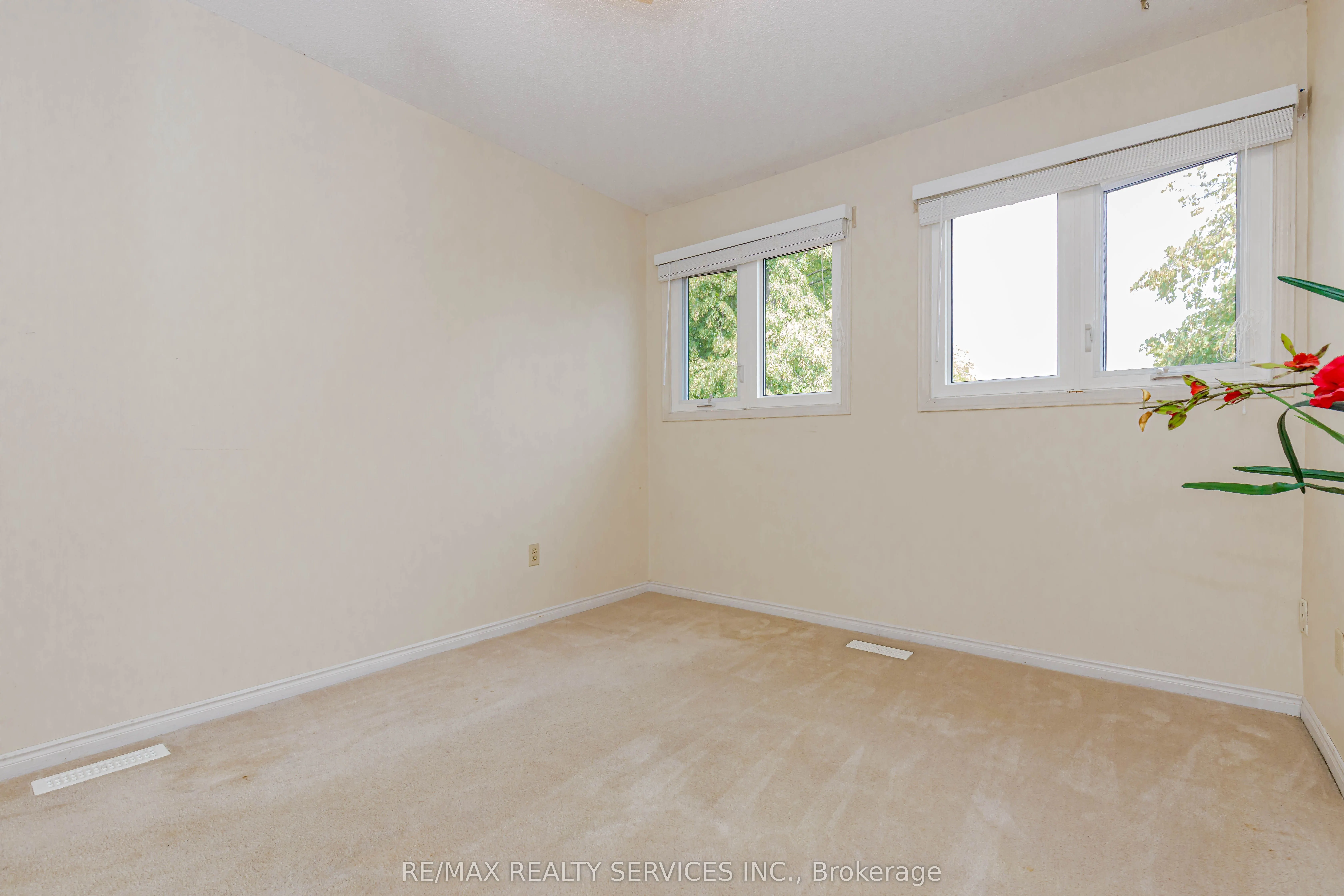5028 Northern Lights Circle