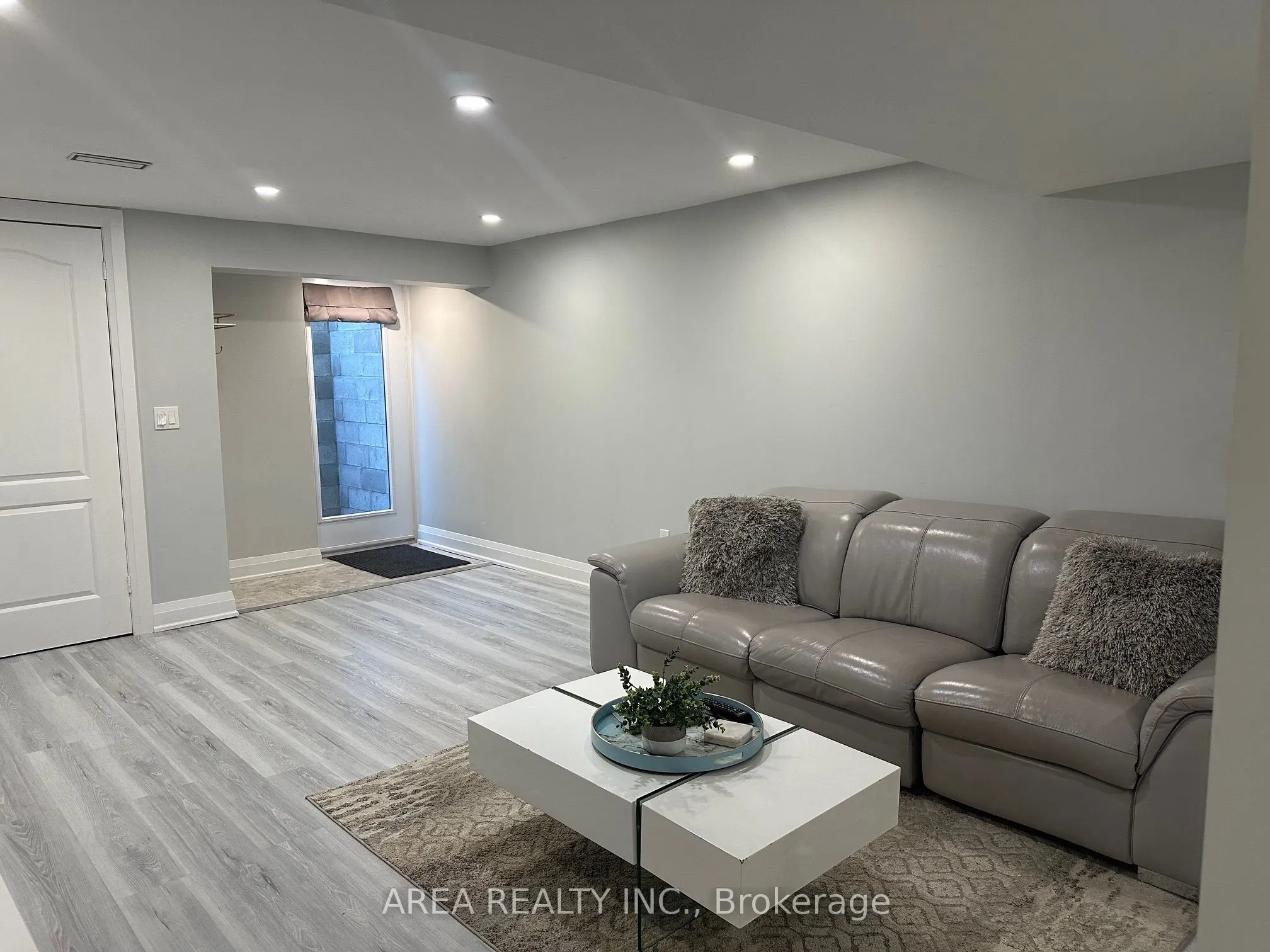 57 Farley Crescent, #Lower