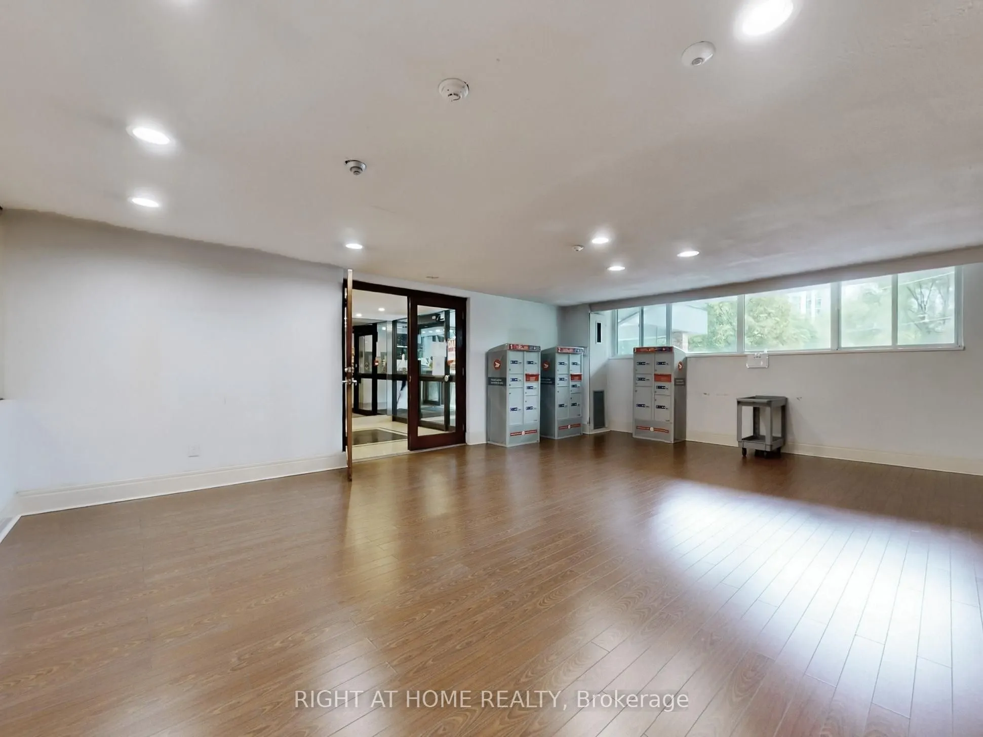 85 Emmett Avenue, #2303