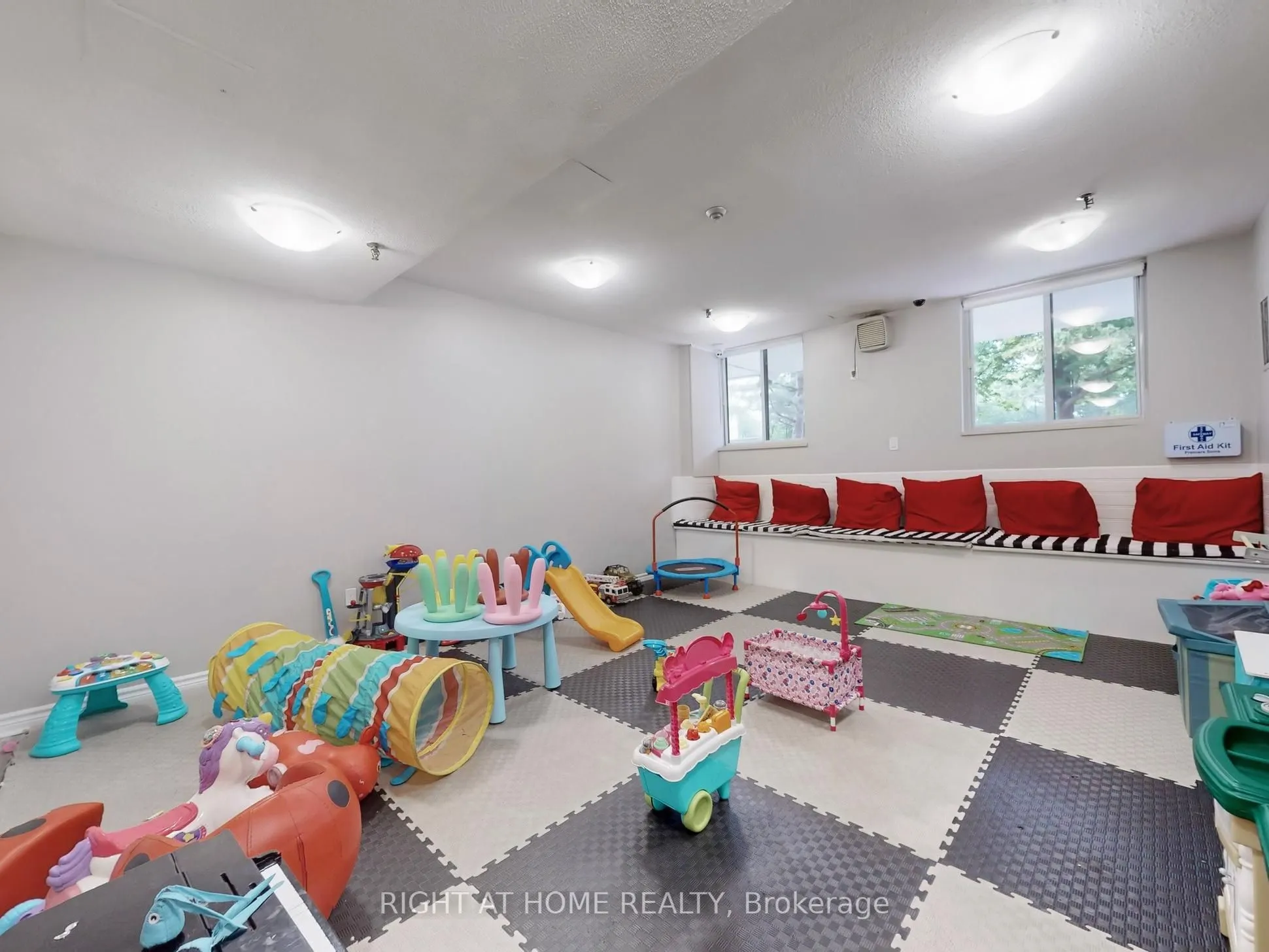 85 Emmett Avenue, #2303
