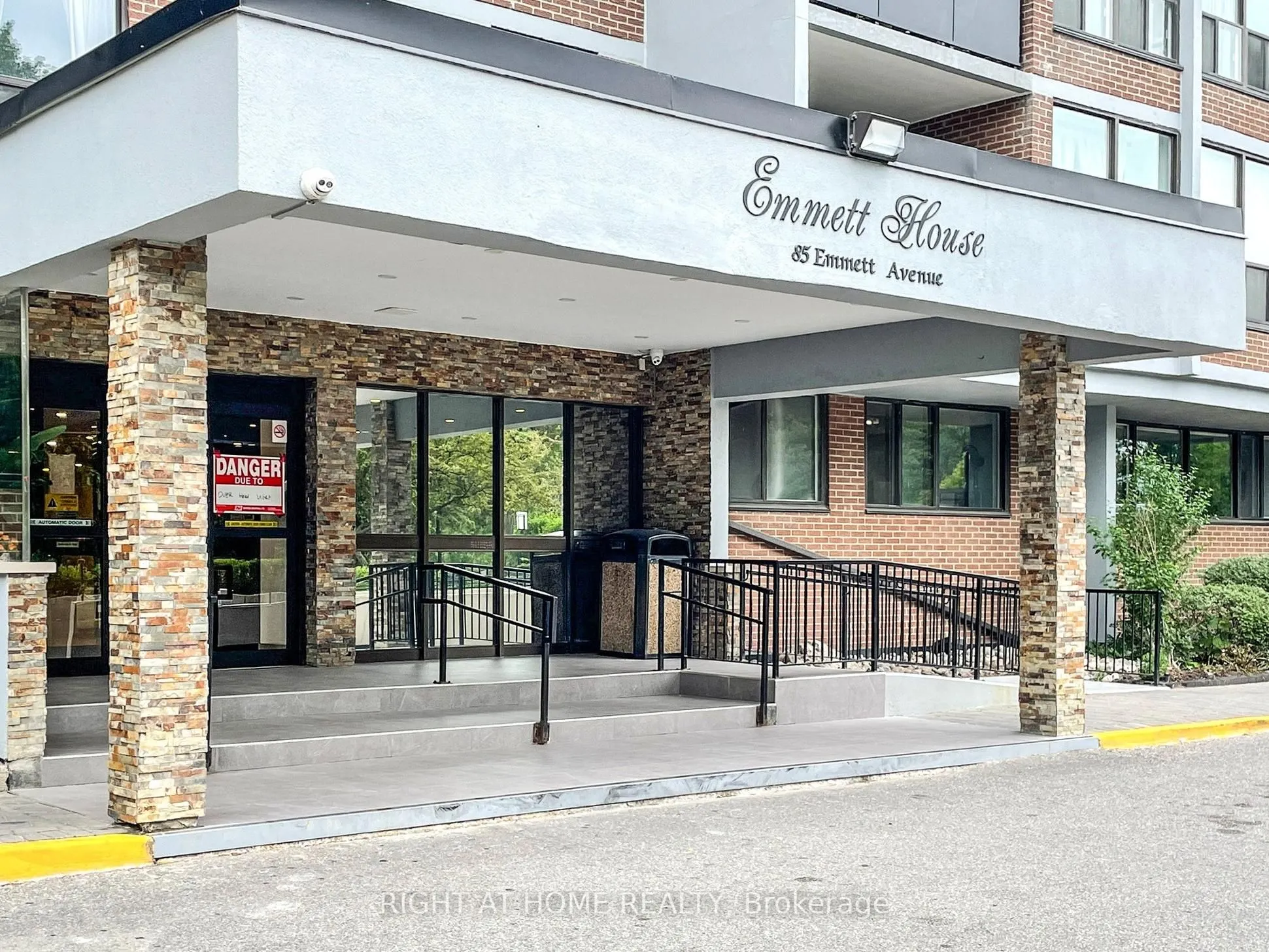 85 Emmett Avenue, #2303