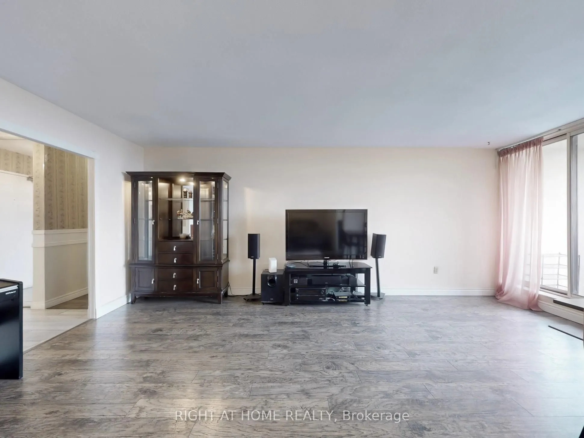 85 Emmett Avenue, #2303