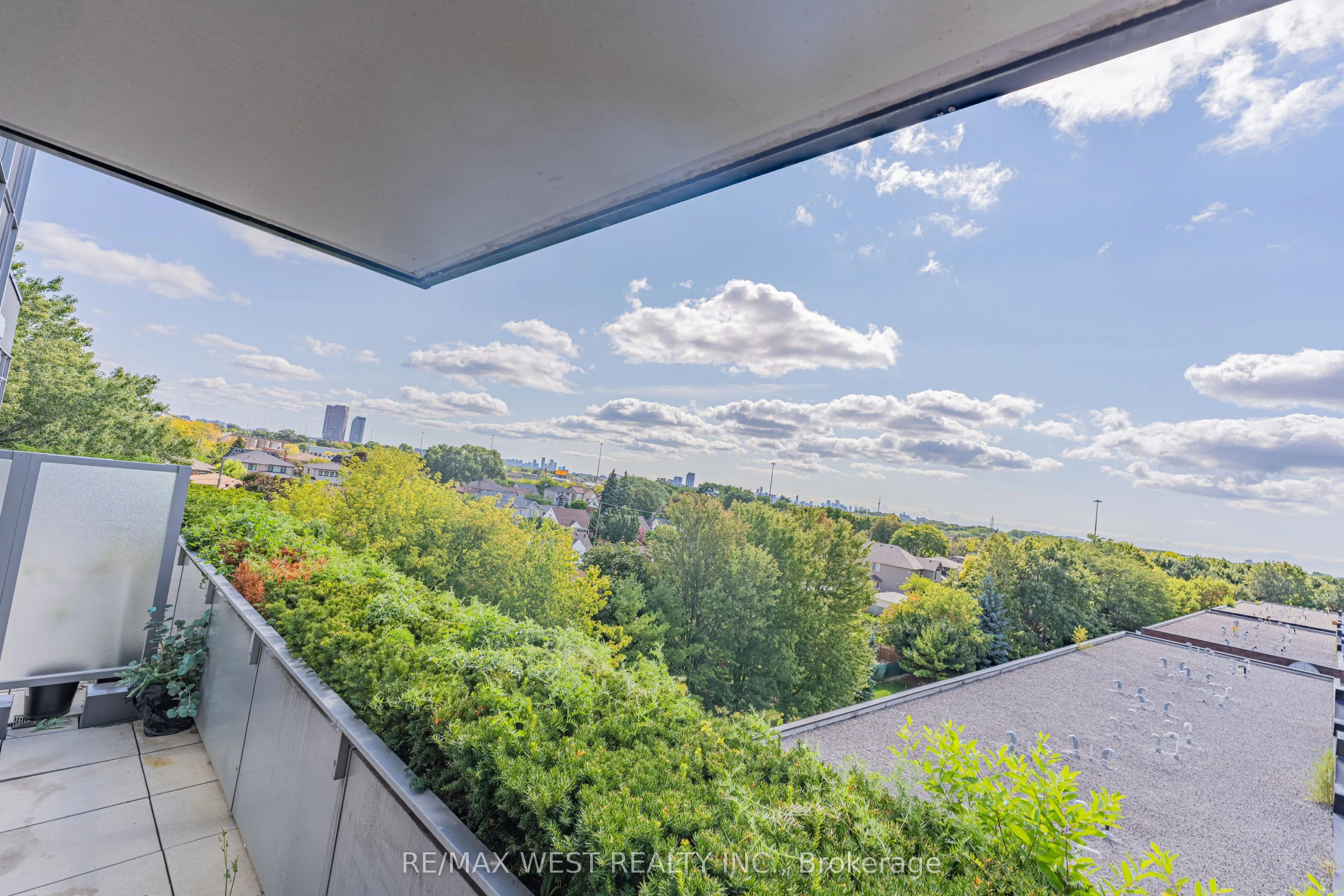 15 James Finlay Way, #627