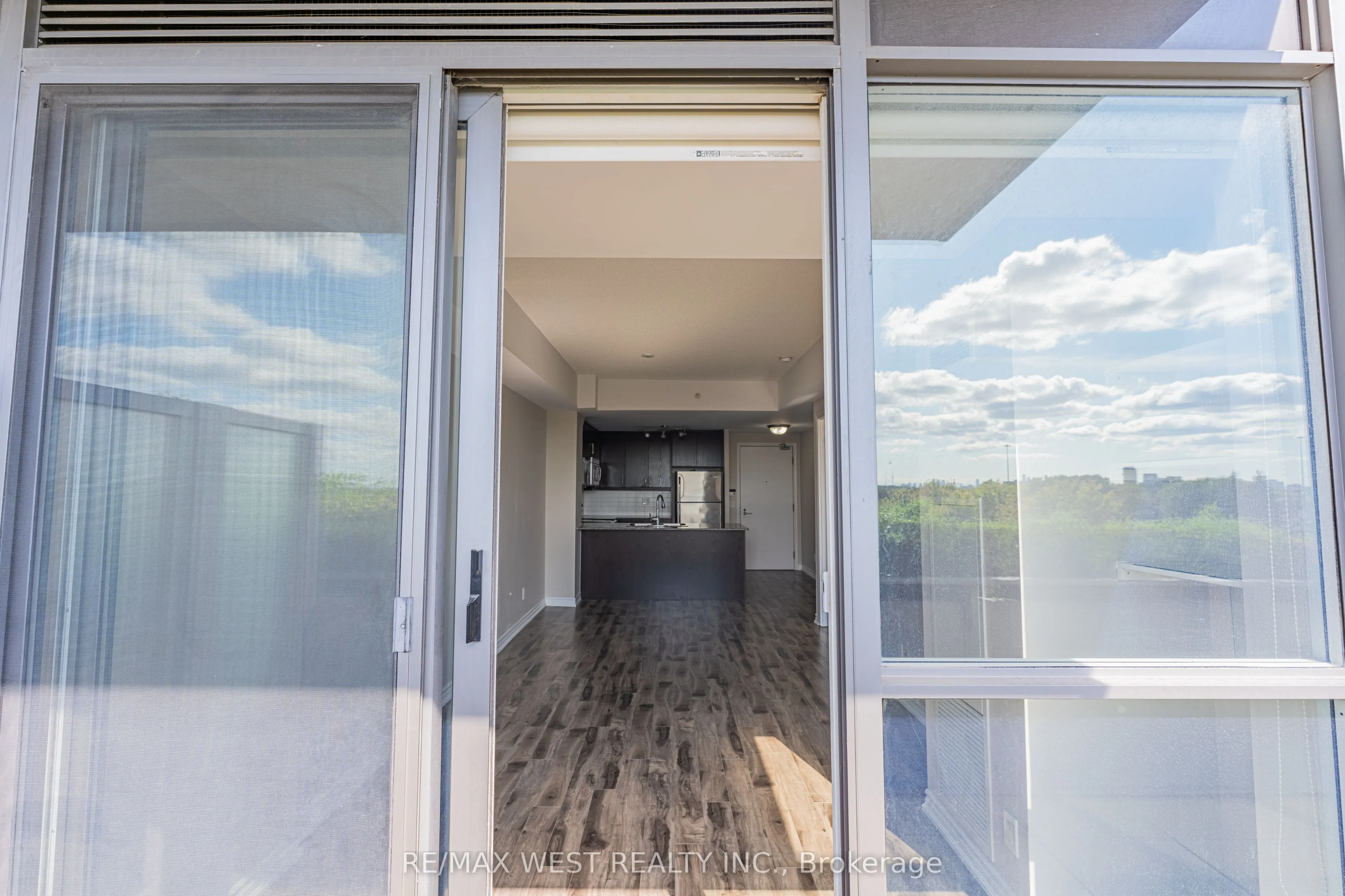 15 James Finlay Way, #627