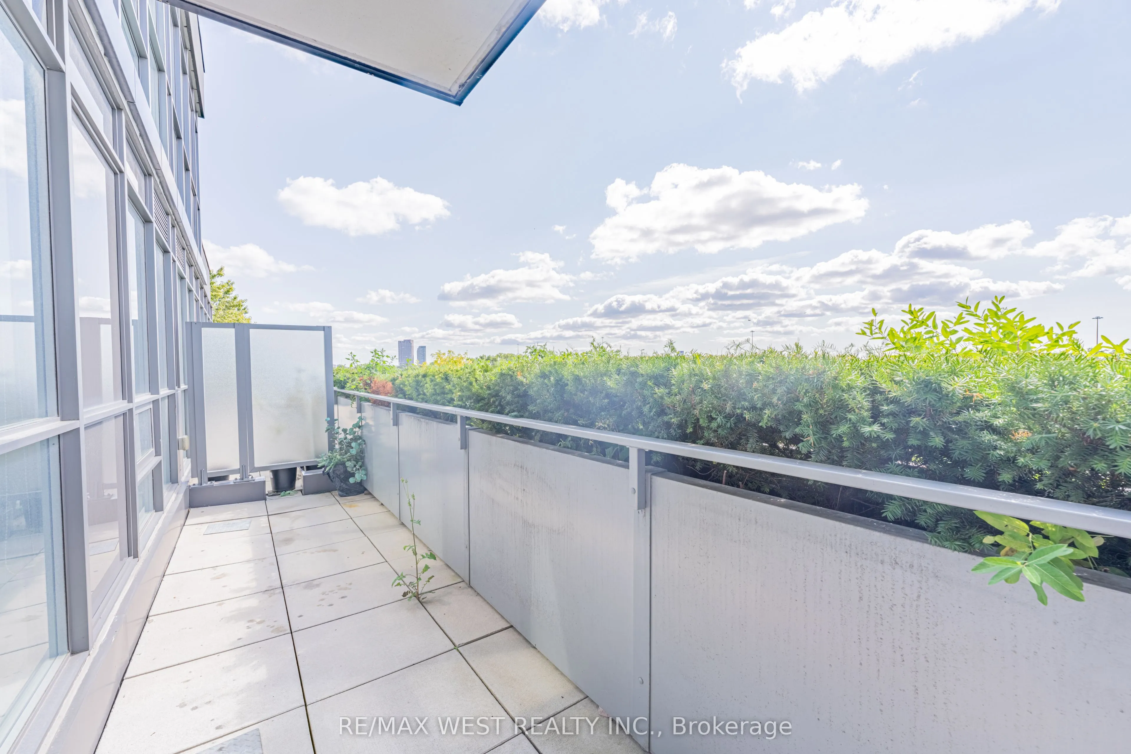 15 James Finlay Way, #627