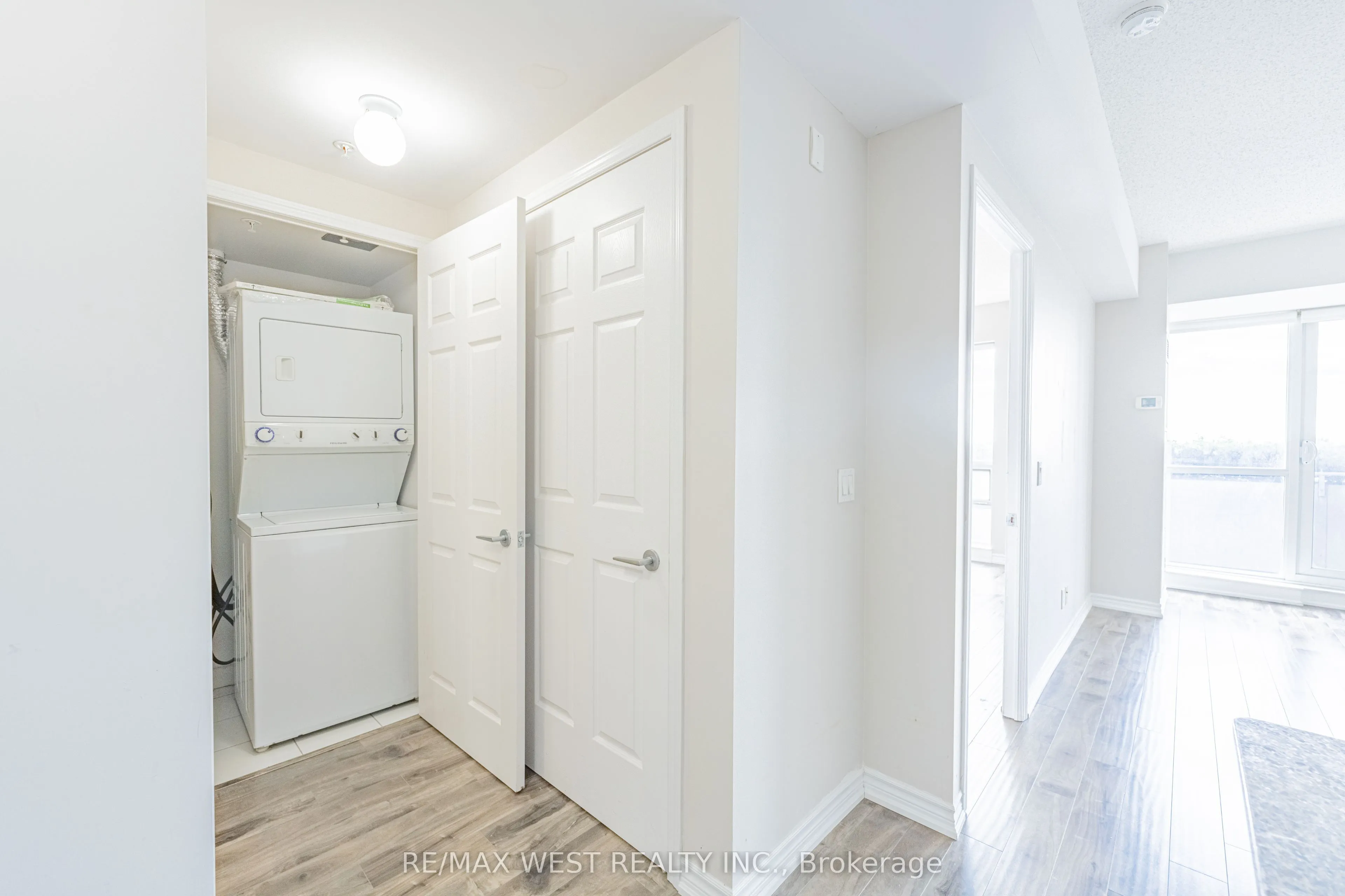 15 James Finlay Way, #627